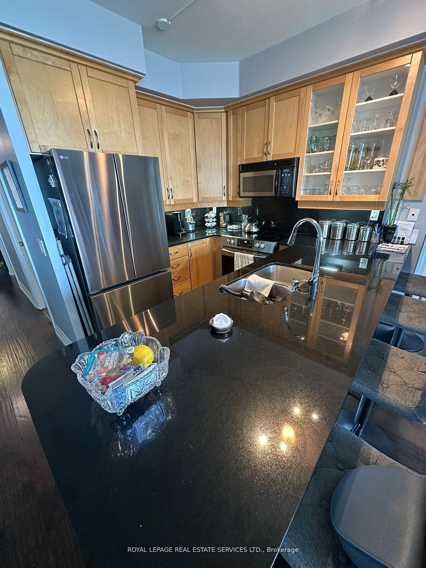 2083 W Lake Shore Boulevard 511 Property Photo 5