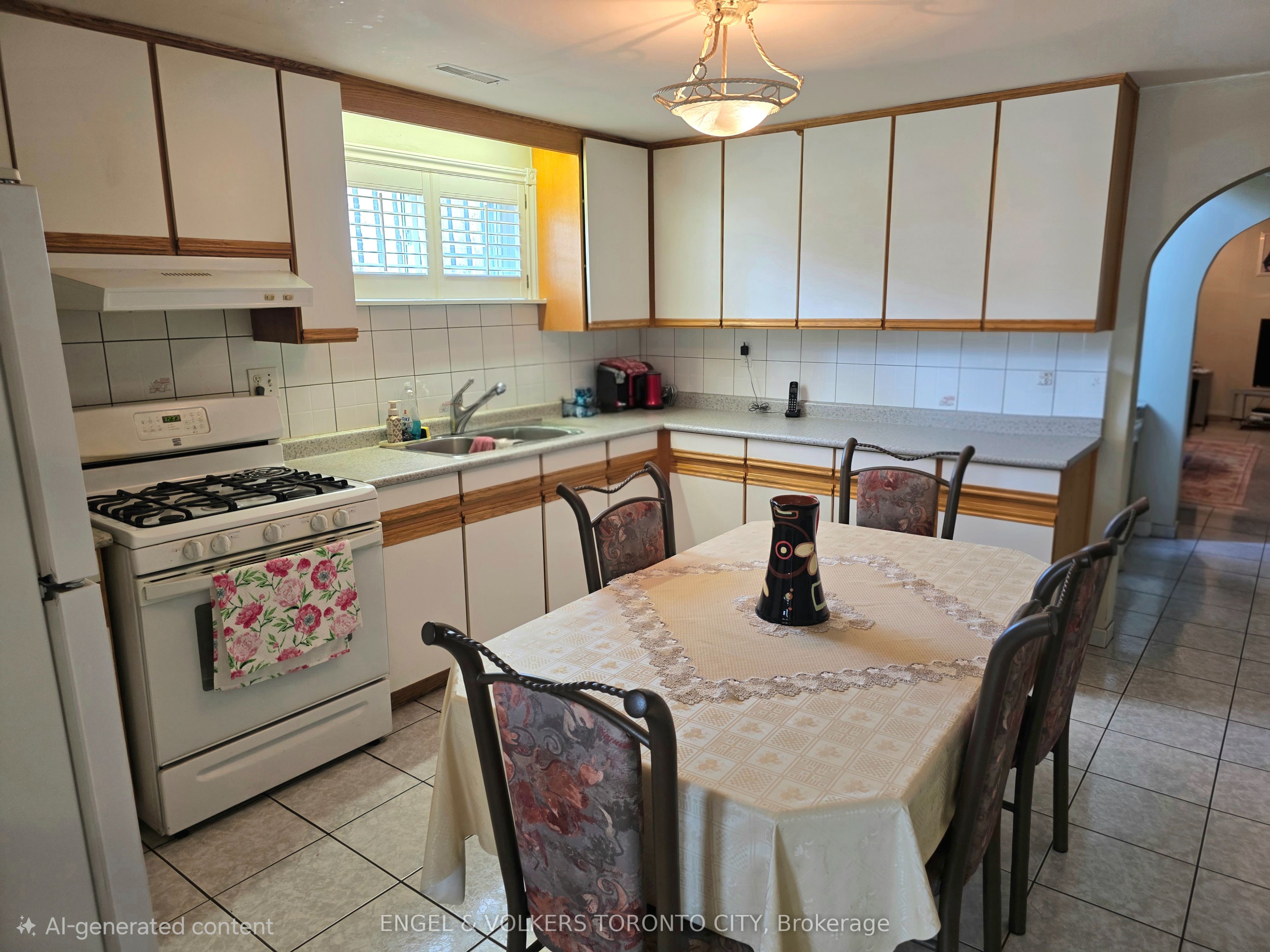130 Shoreham Drive Lower Property Photo 5