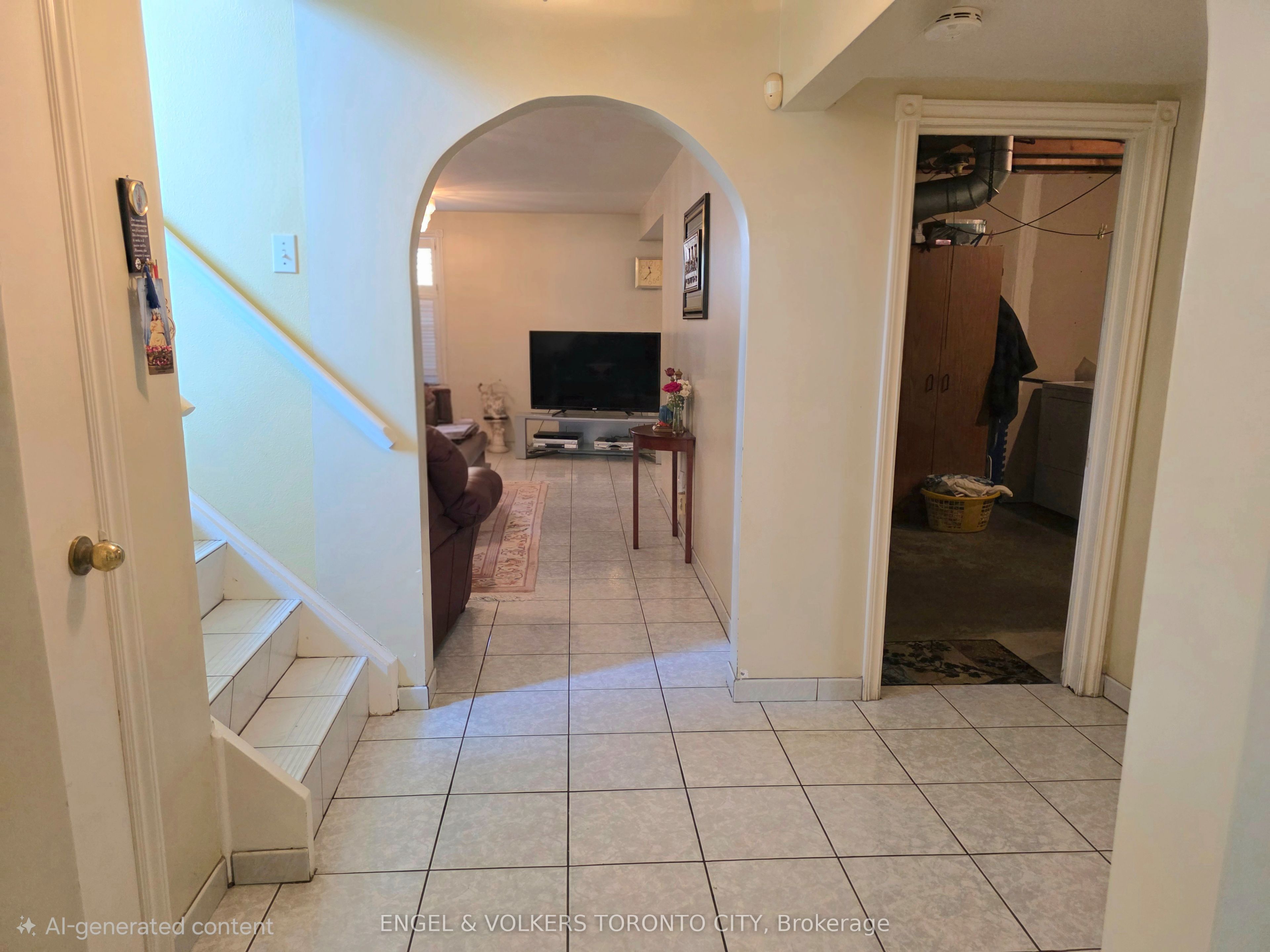 130 Shoreham Drive Lower Property Photo 8