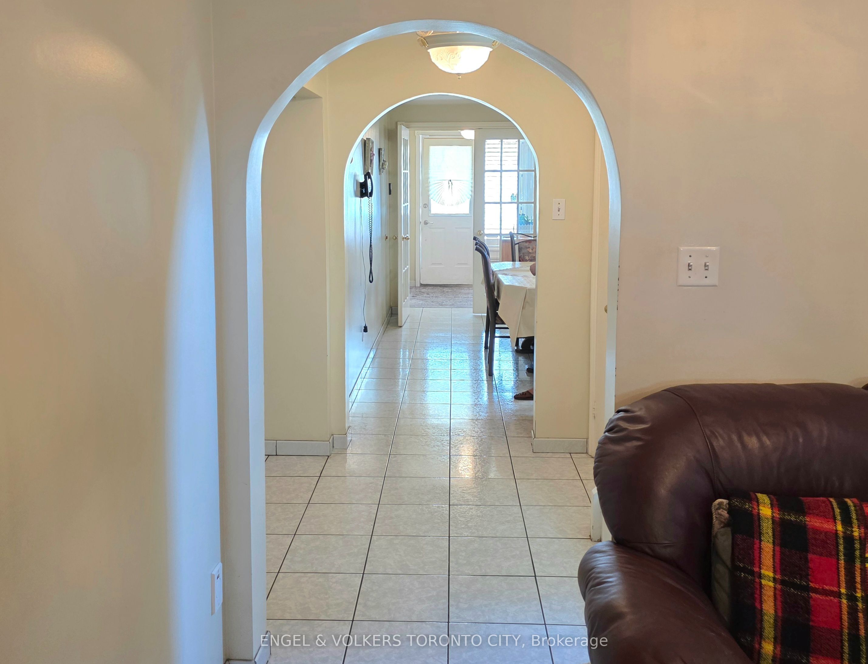 130 Shoreham Drive Lower Property Photo 17