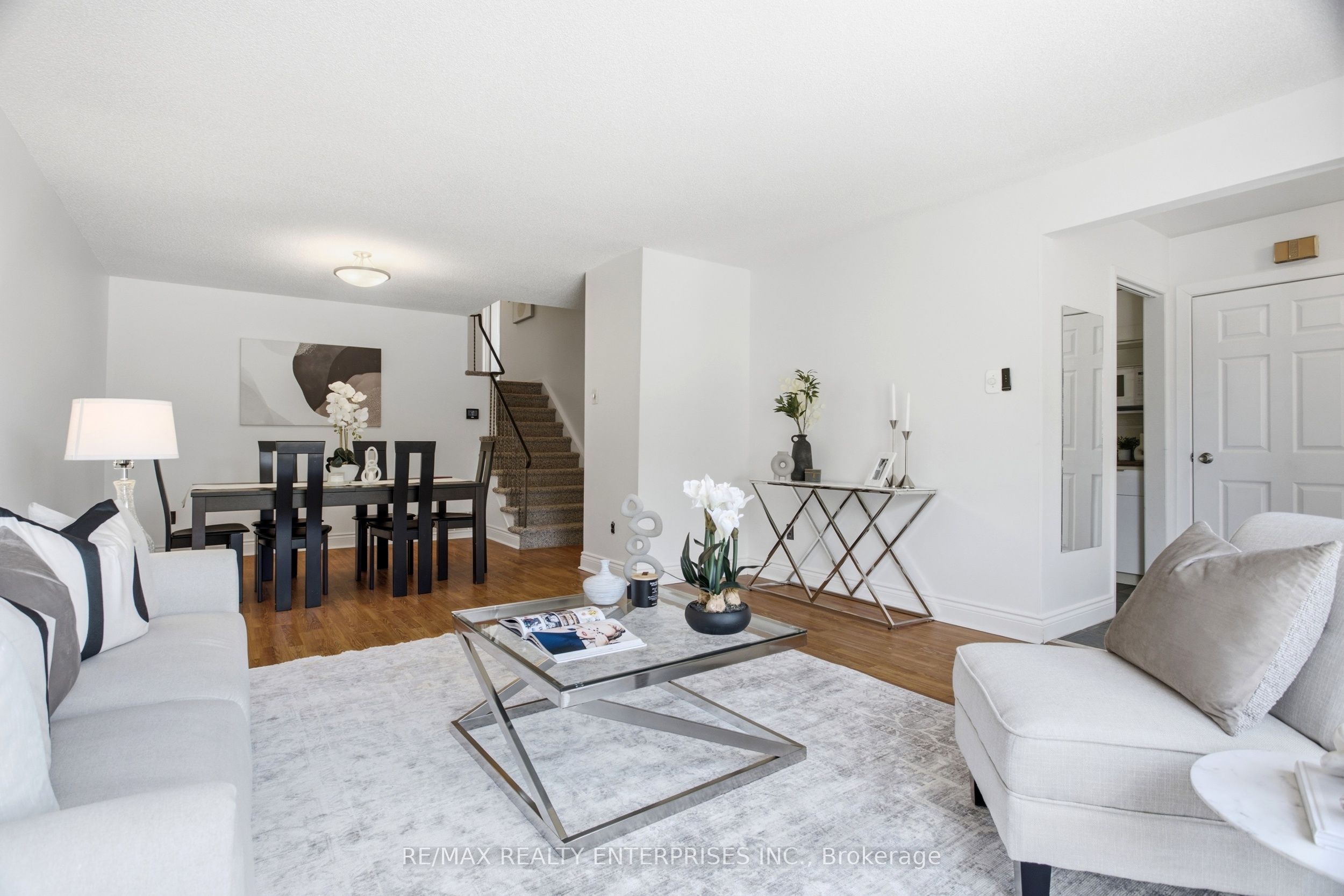 2956 Windjammer Road Property Photo 8