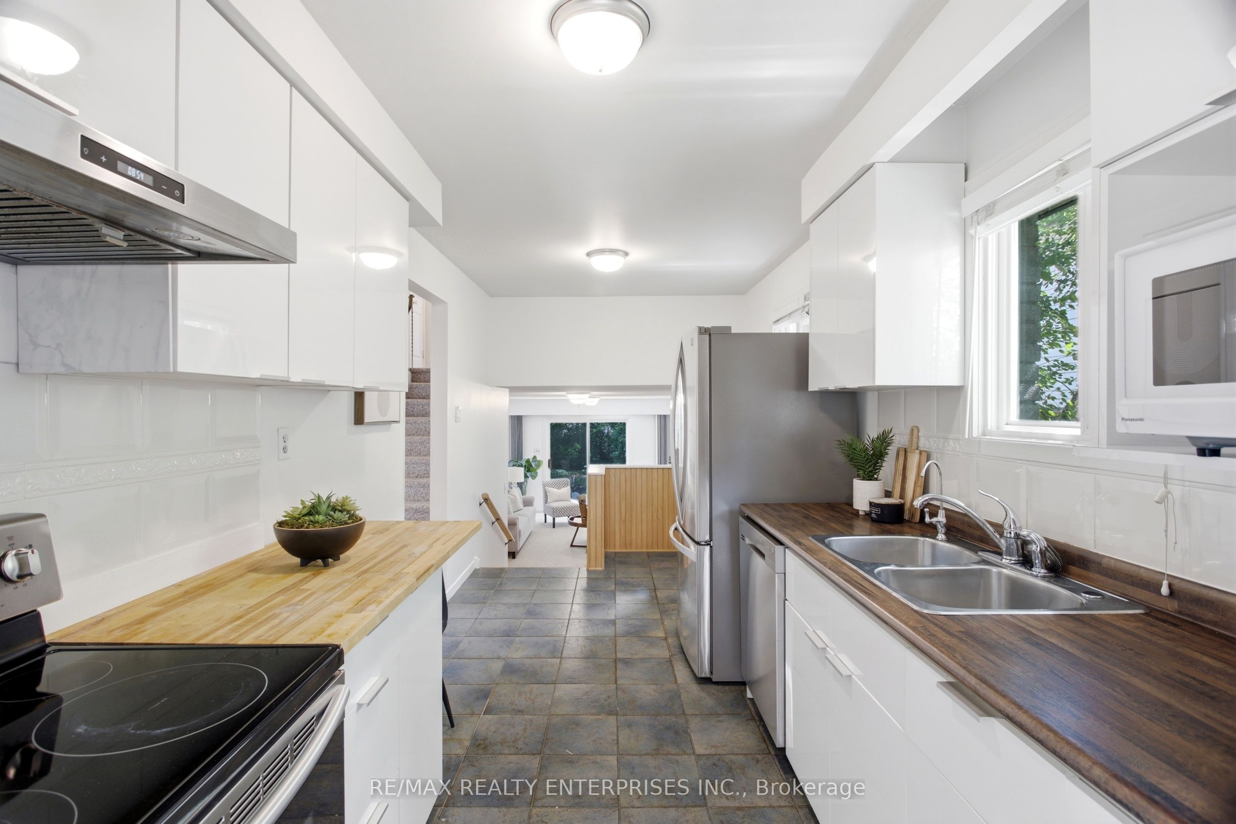 2956 Windjammer Road Property Photo 12