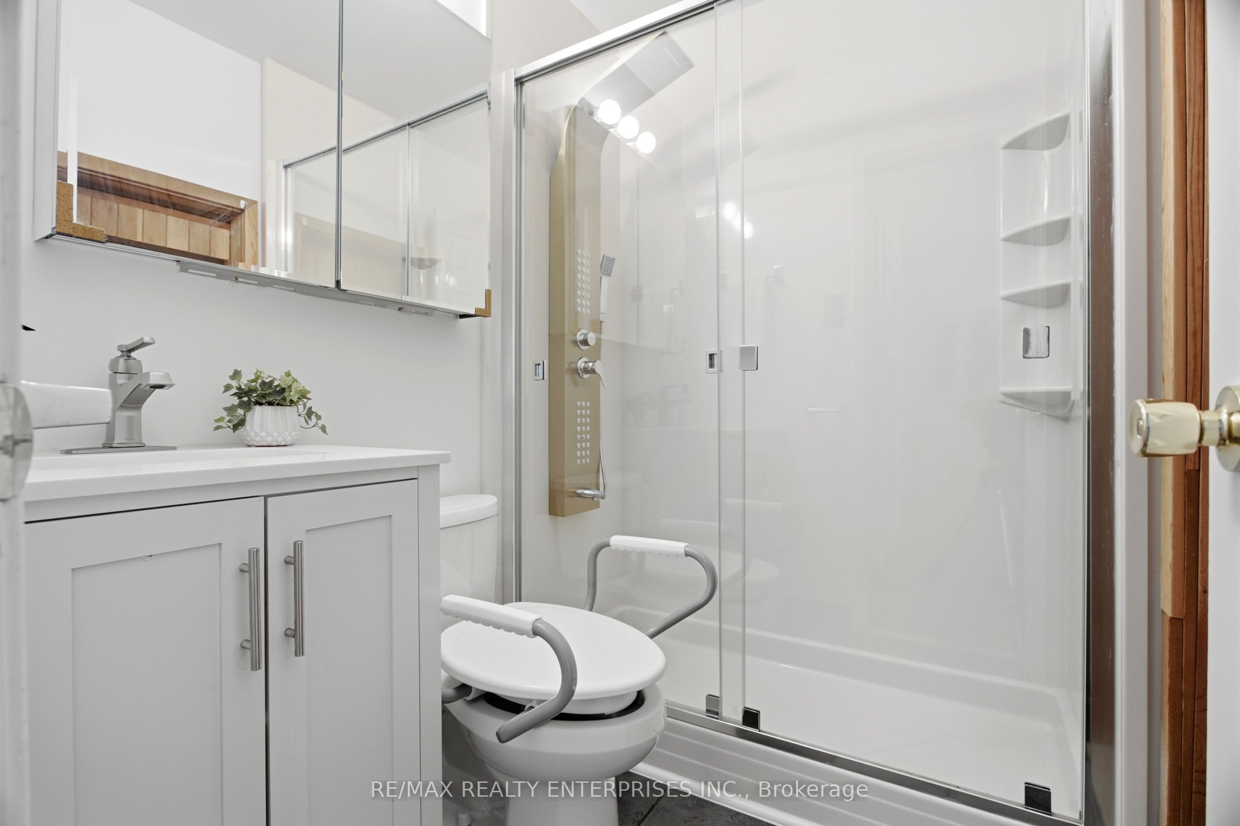 2956 Windjammer Road Property Photo 18