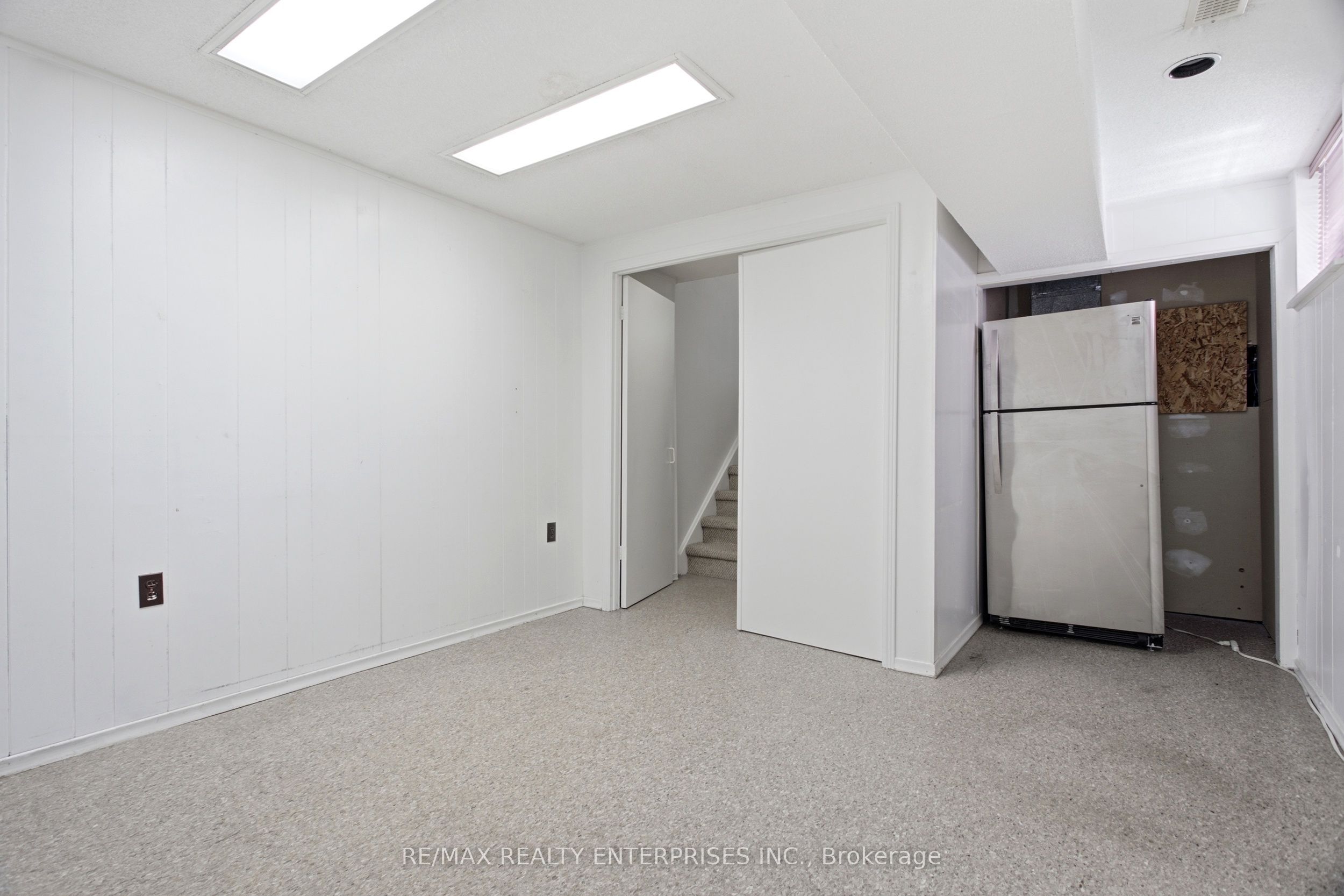 2956 Windjammer Road Property Photo 29