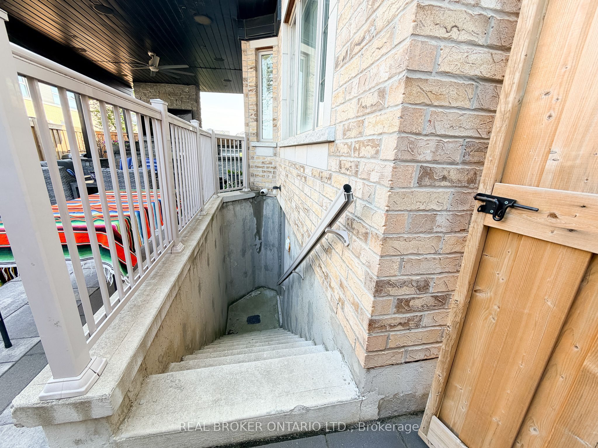 135 Goodwin Crescent Basement Property Photo 2