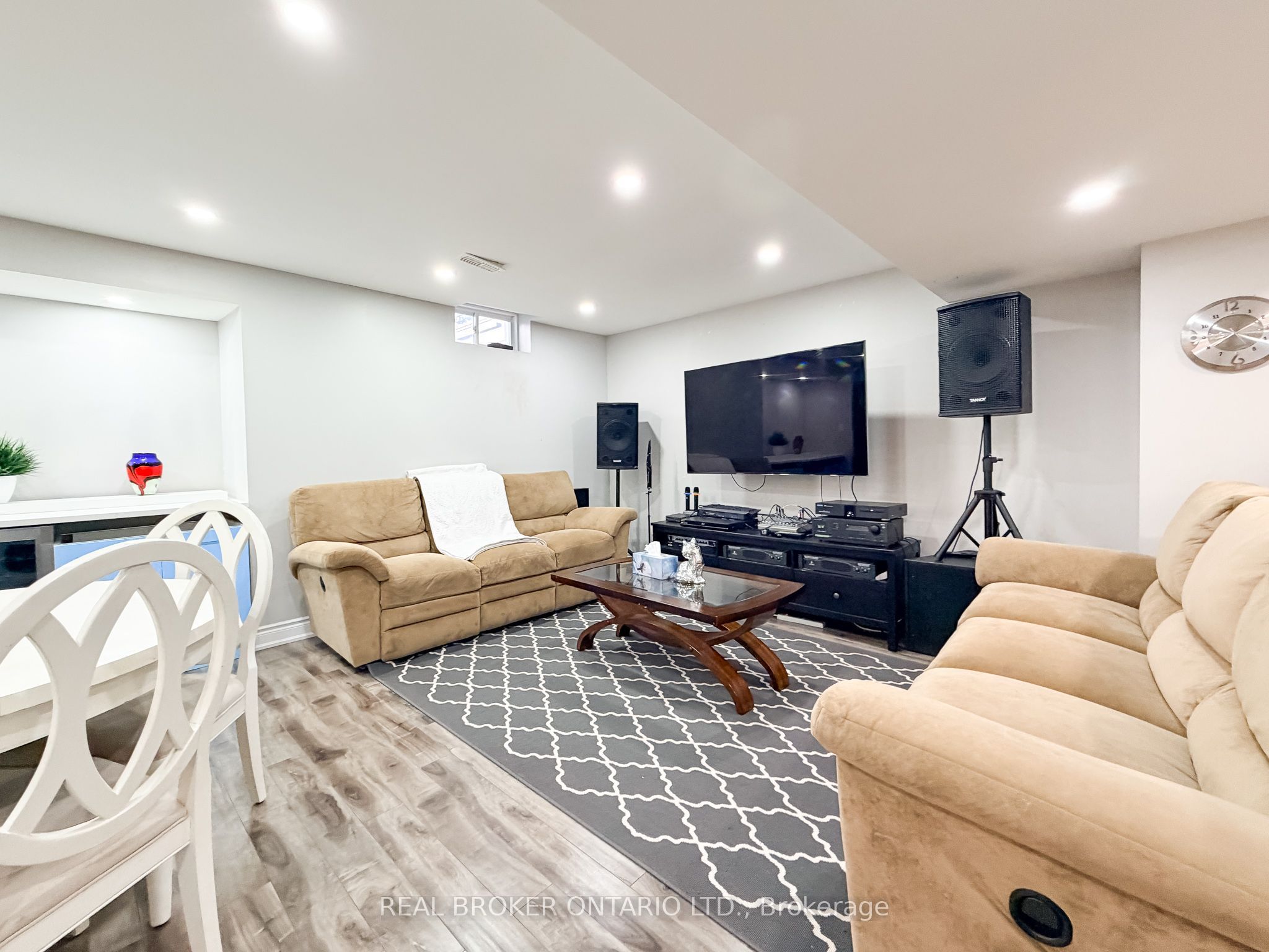 135 Goodwin Crescent Basement Property Photo 3
