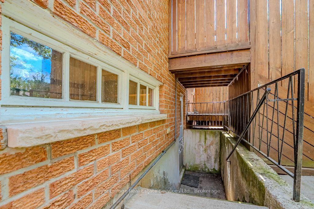 668 Maclaren Drive Property Photo 31