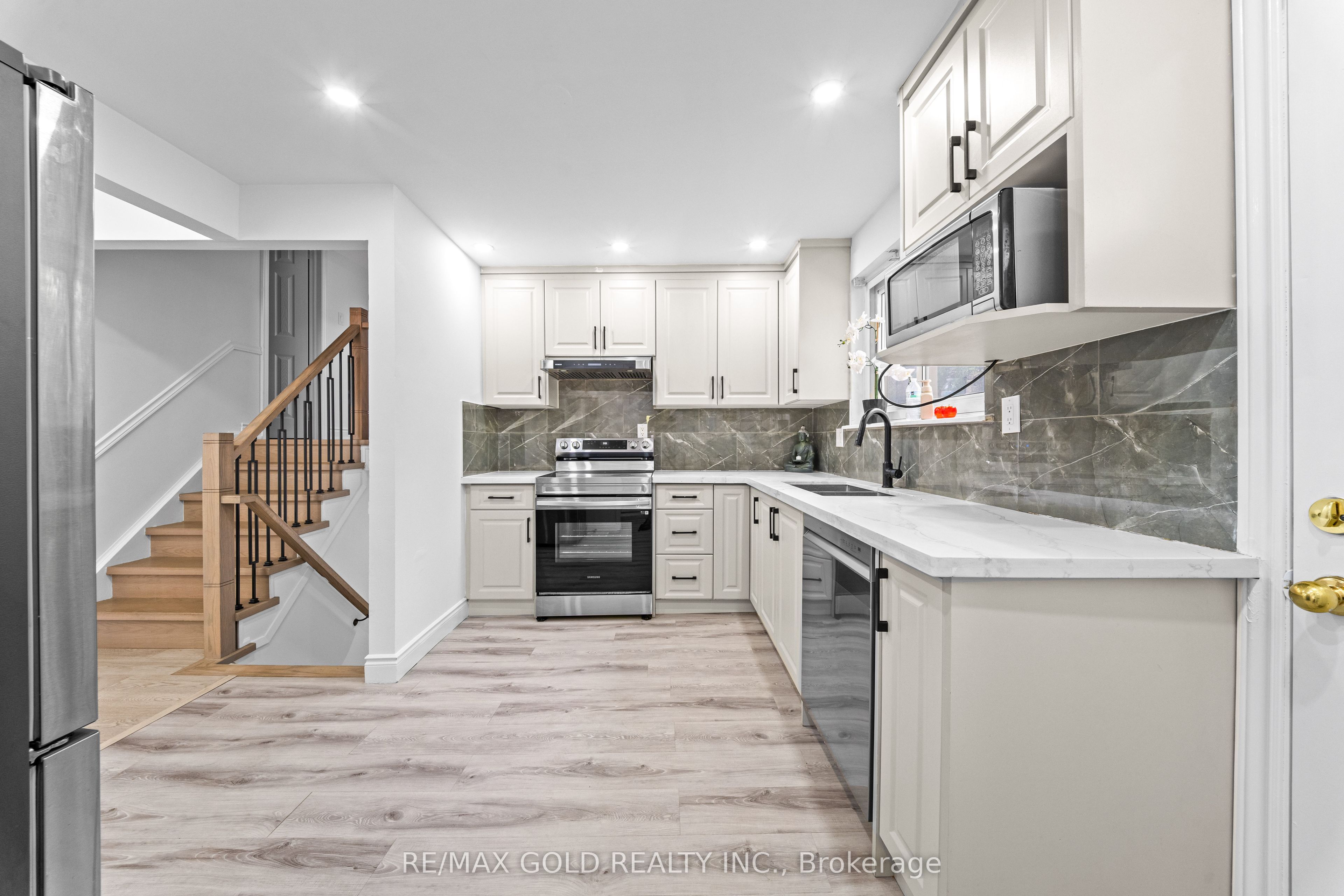 88 Goldcrest Road Property Photo 7