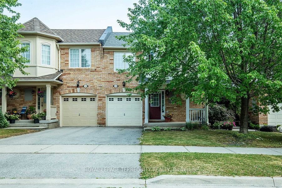 2458 Baintree Crescent Property Photo 2