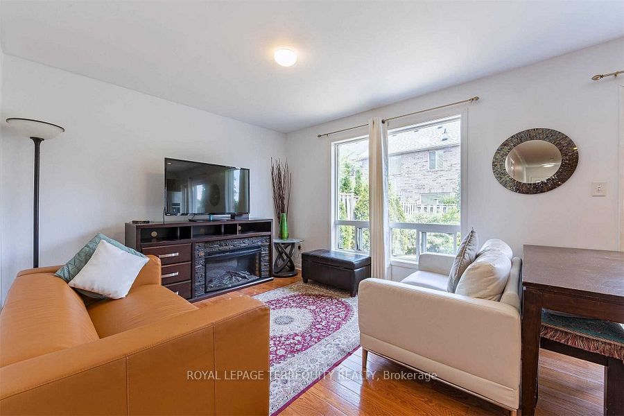 2458 Baintree Crescent Property Photo 11
