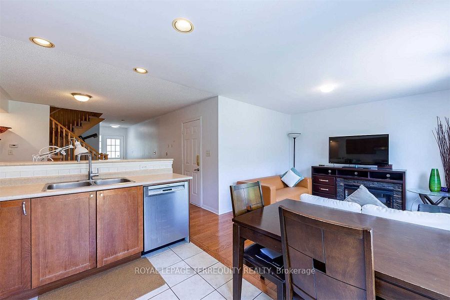 2458 Baintree Crescent Property Photo 19