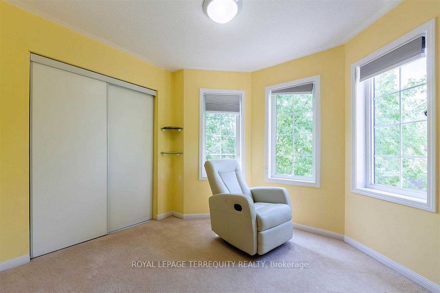 2458 Baintree Crescent Property Photo 28