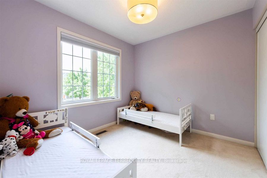 2458 Baintree Crescent Property Photo 29
