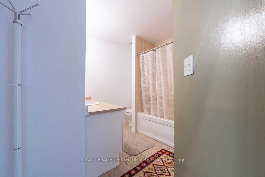 2458 Baintree Crescent Property Photo 30