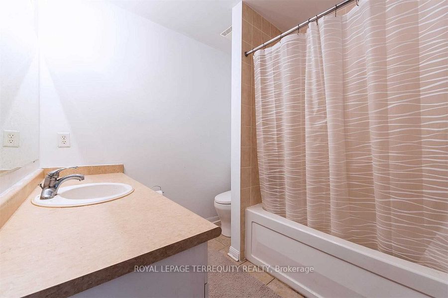2458 Baintree Crescent Property Photo 32