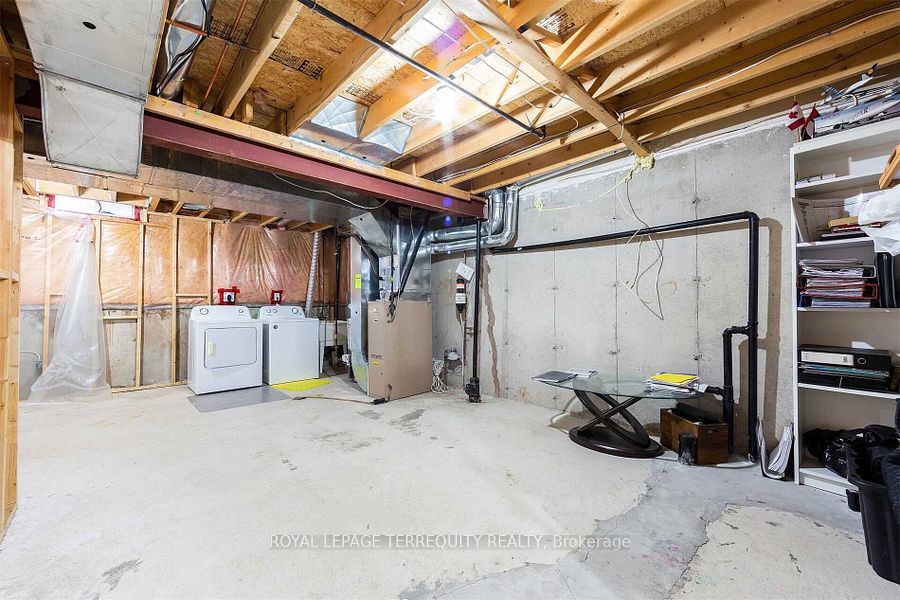 2458 Baintree Crescent Property Photo 33