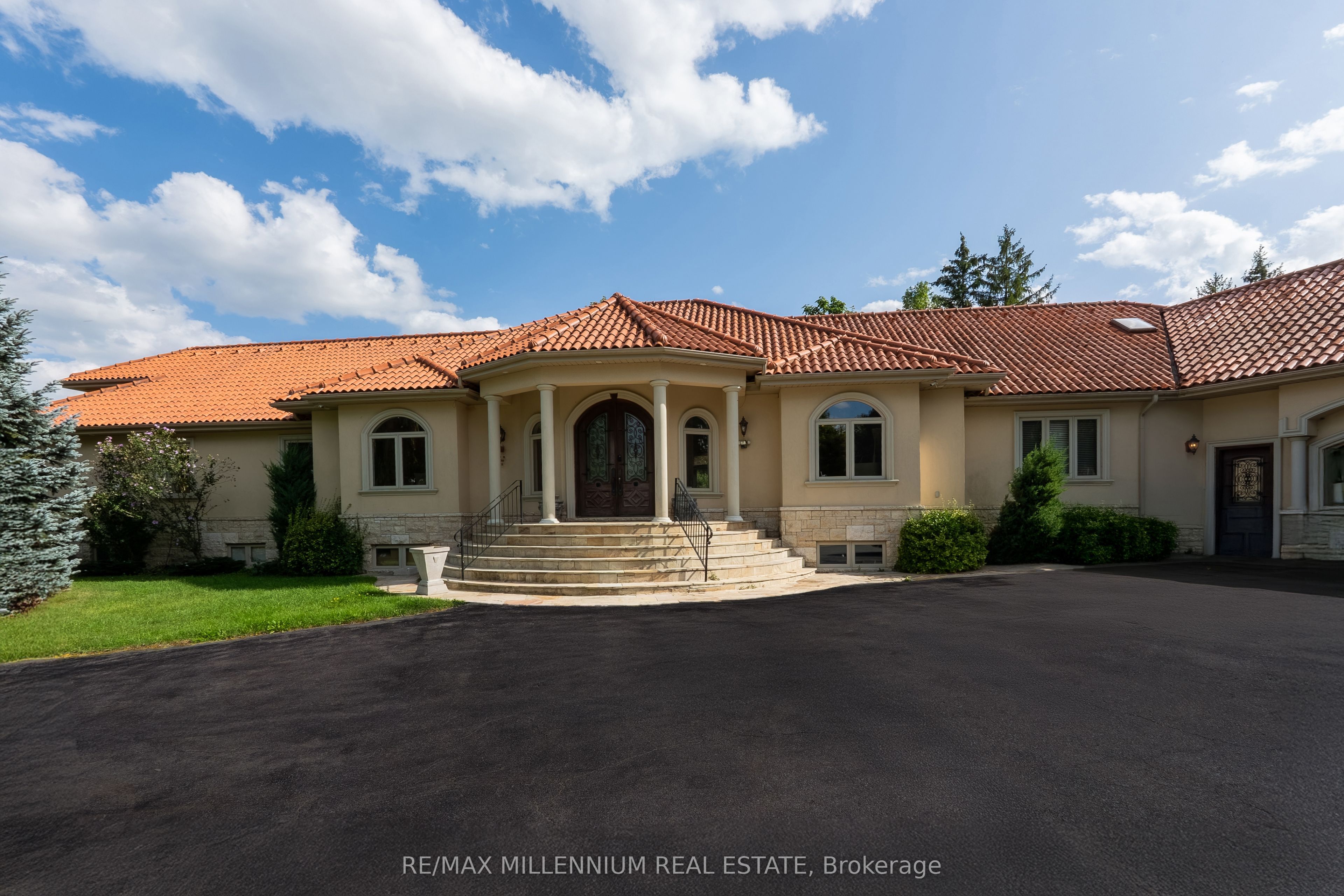 16282 27 Side Road Property Photo 1