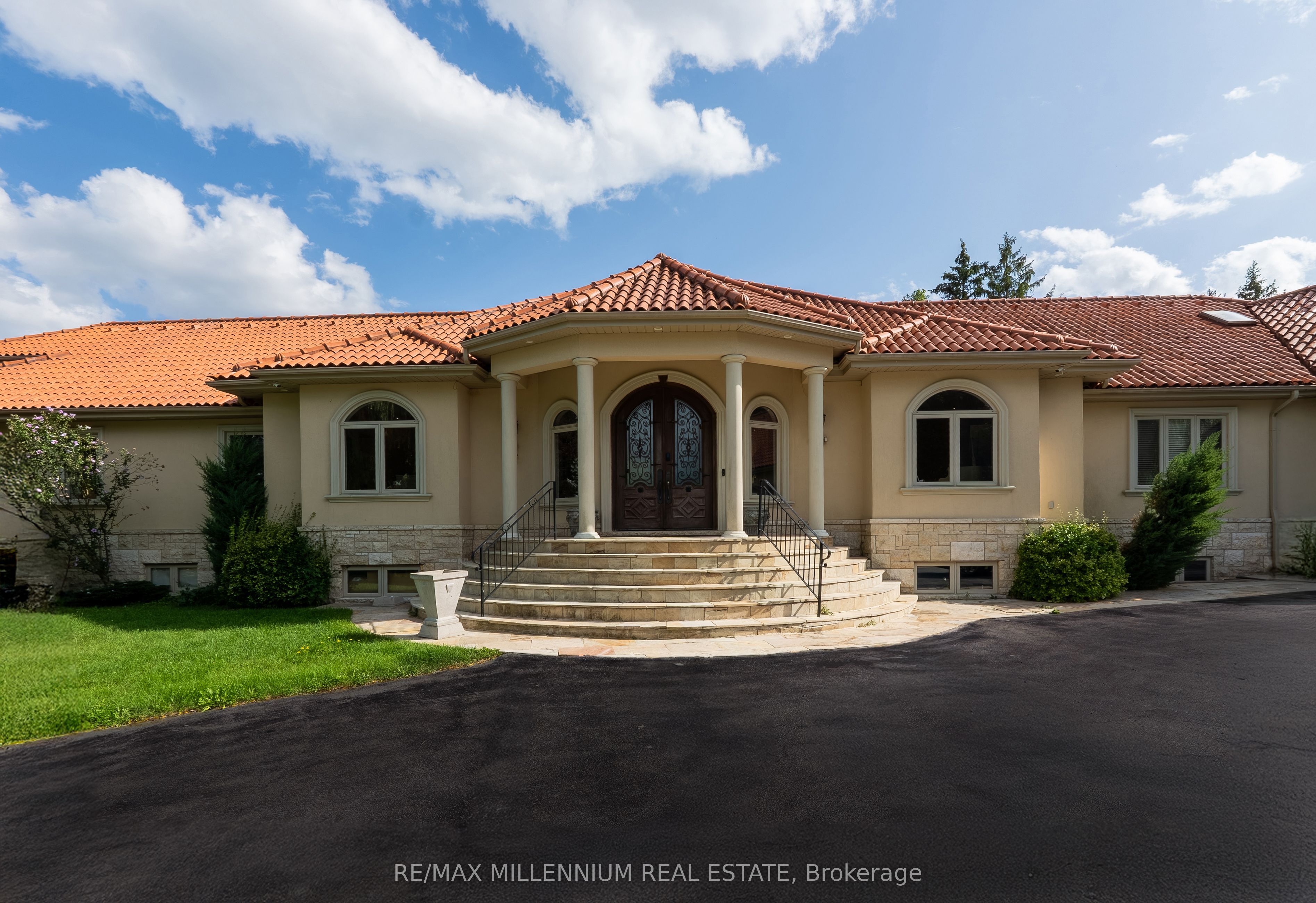 16282 27 Side Road Property Photo 2