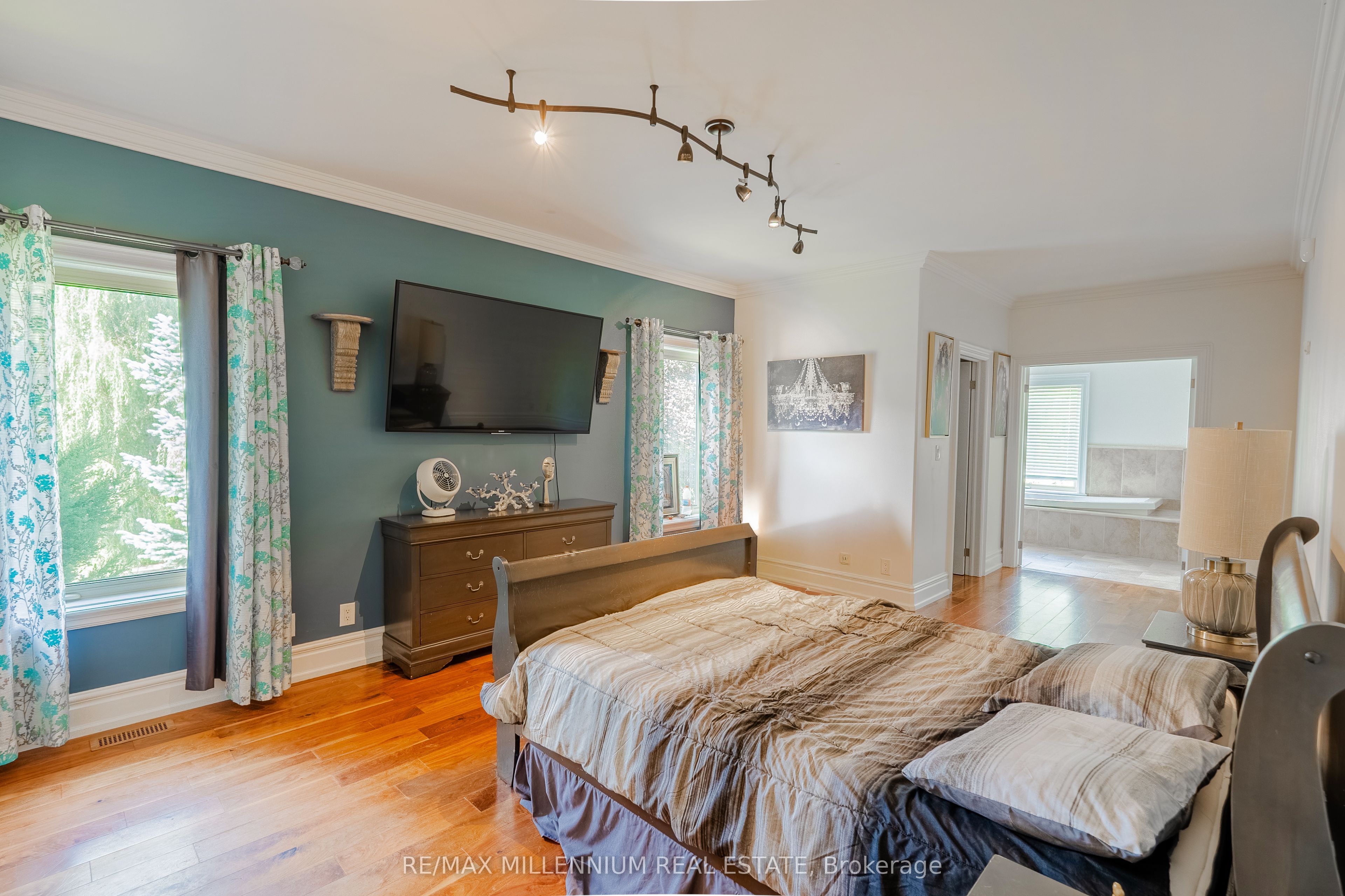 16282 27 Side Road Property Photo 26