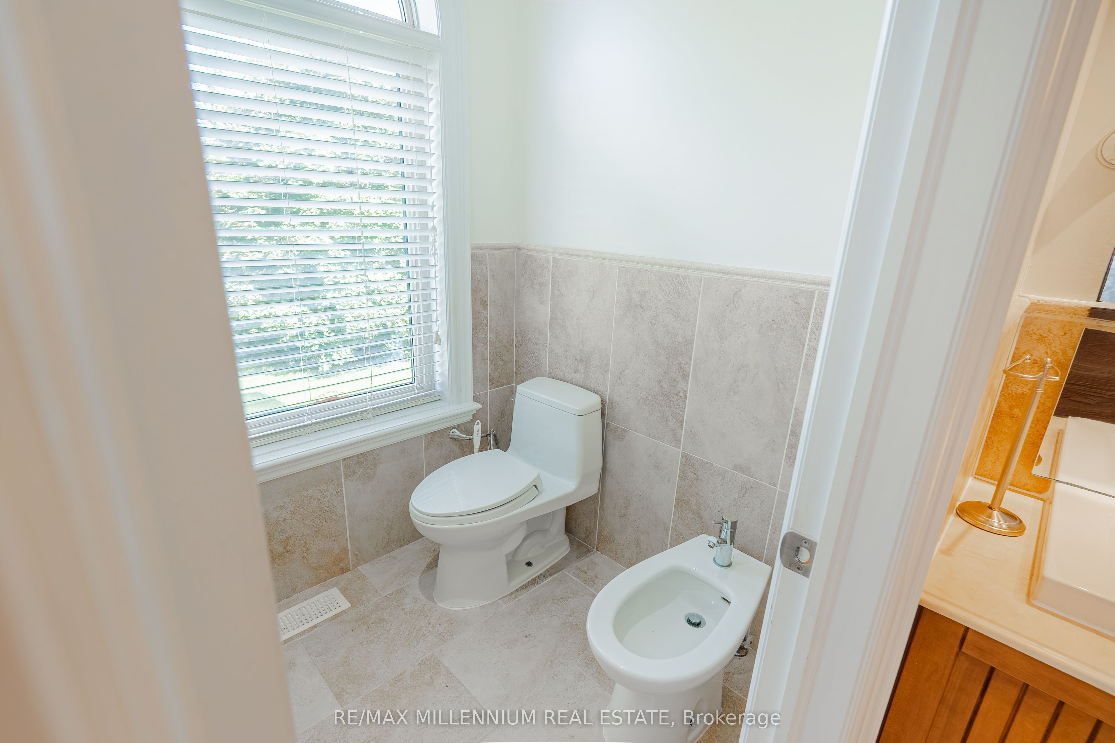 16282 27 Side Road Property Photo 27