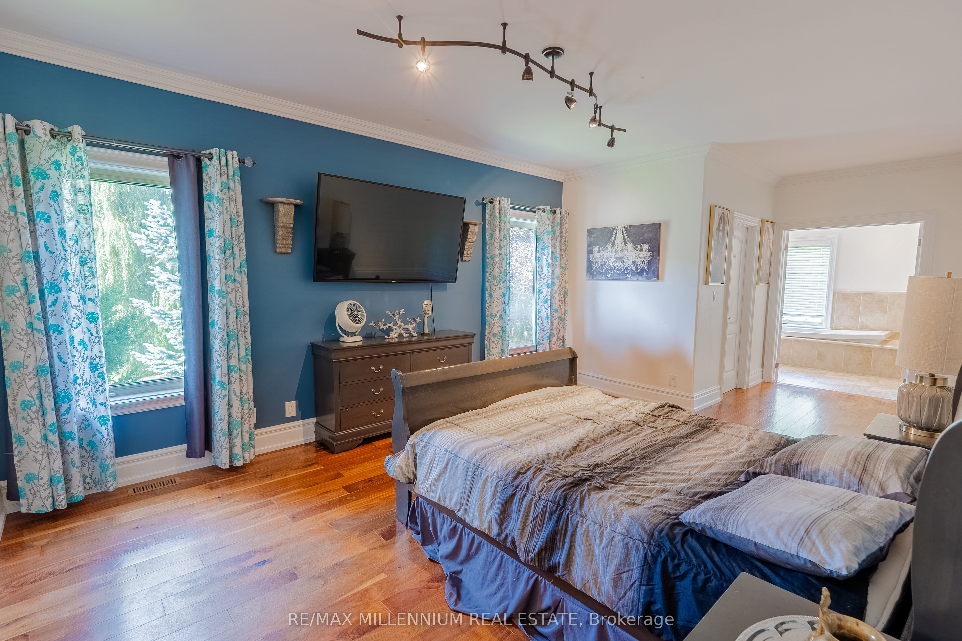 16282 27 Side Road Property Photo 31
