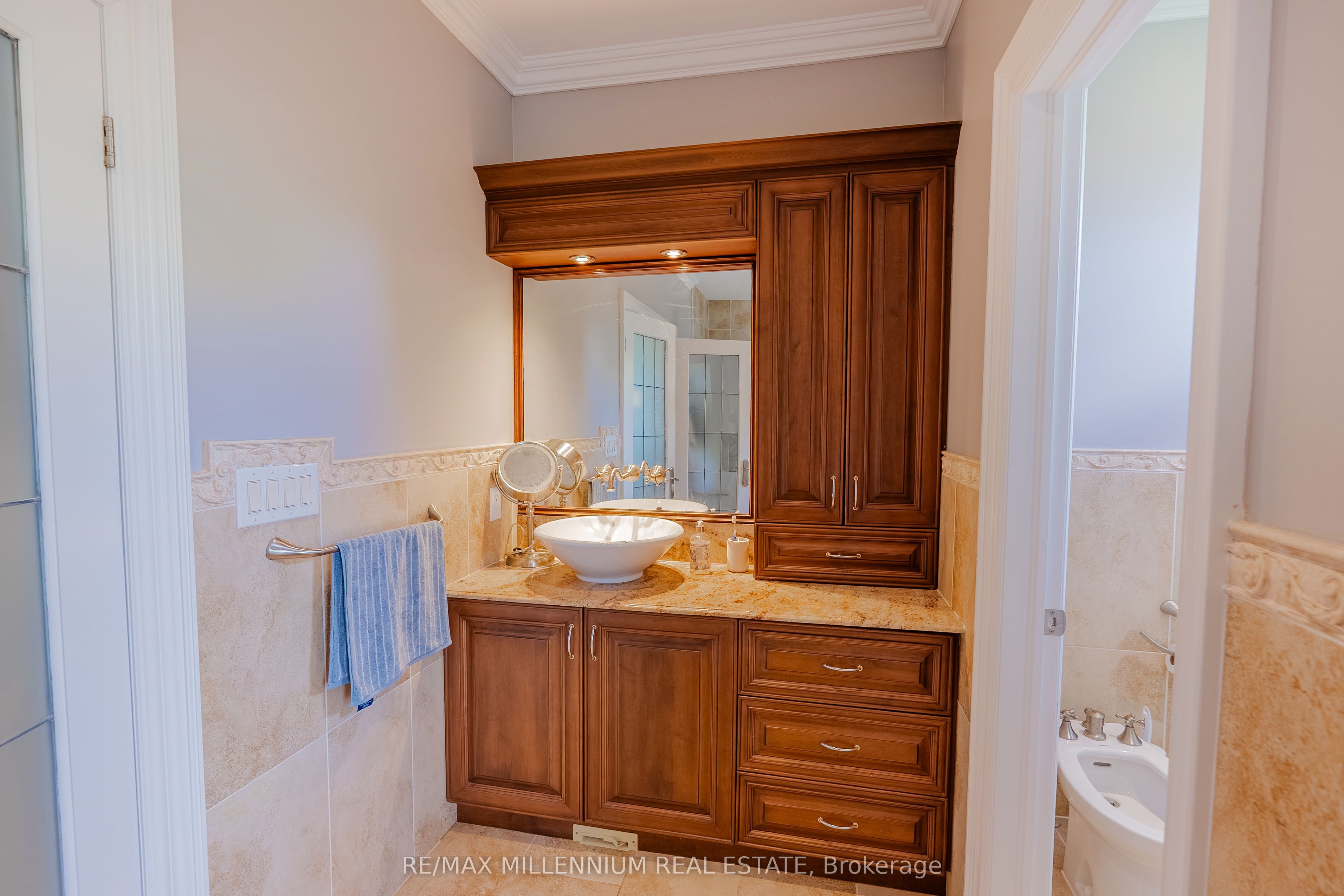 16282 27 Side Road Property Photo 32