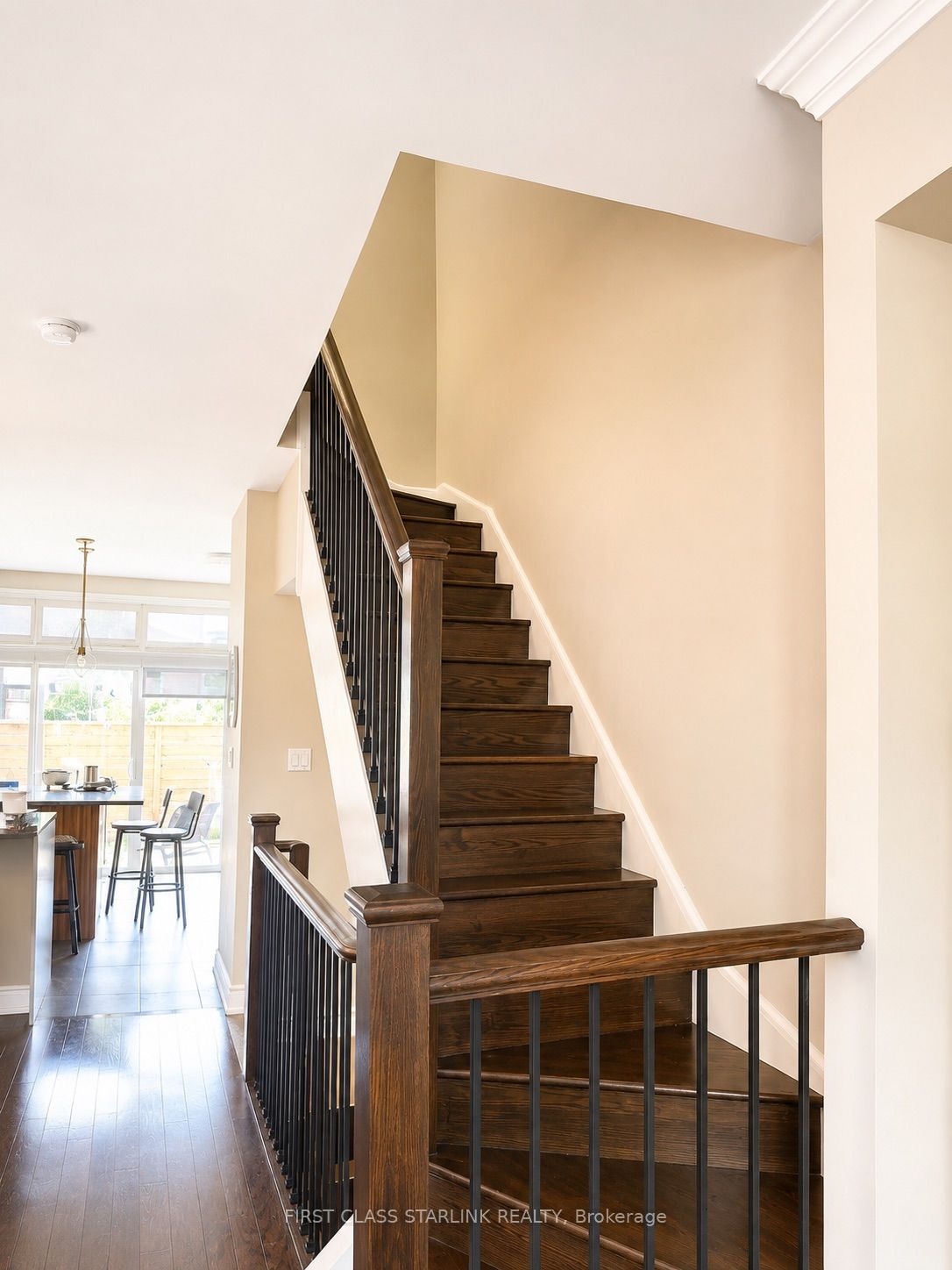 2058 Queensborough Gate 34 Property Photo 4