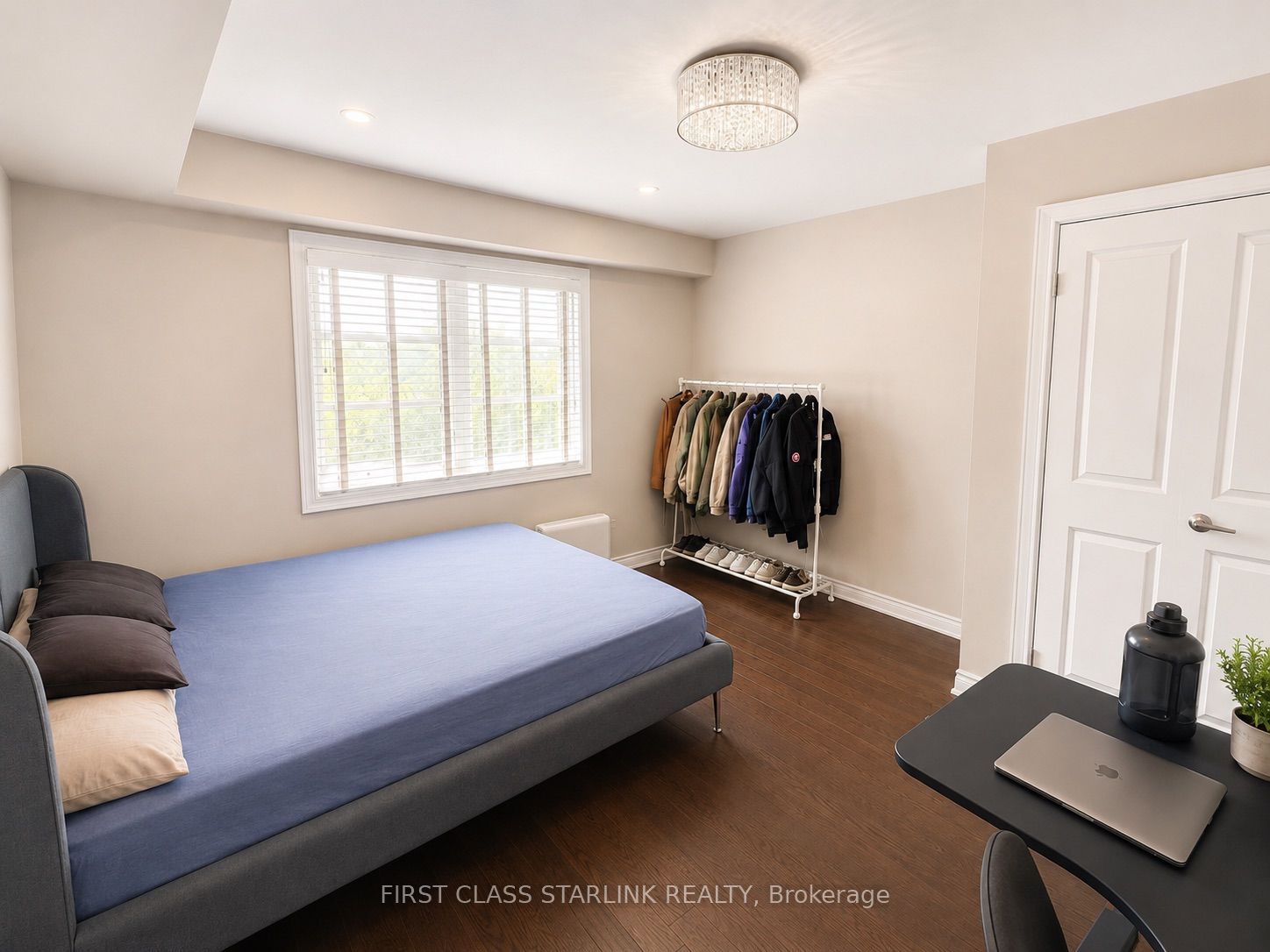 2058 Queensborough Gate 34 Property Photo 6