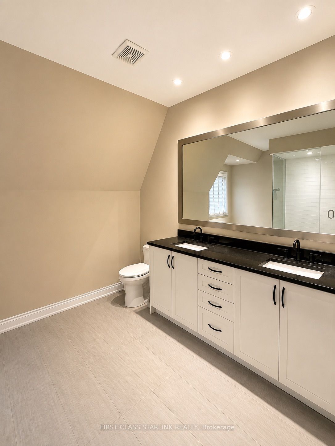 2058 Queensborough Gate 34 Property Photo 13