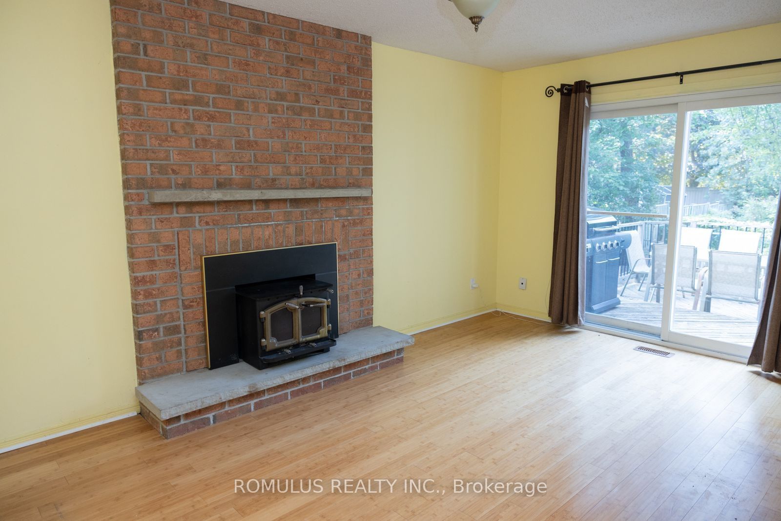 280 King Andrew Drive Property Photo 11