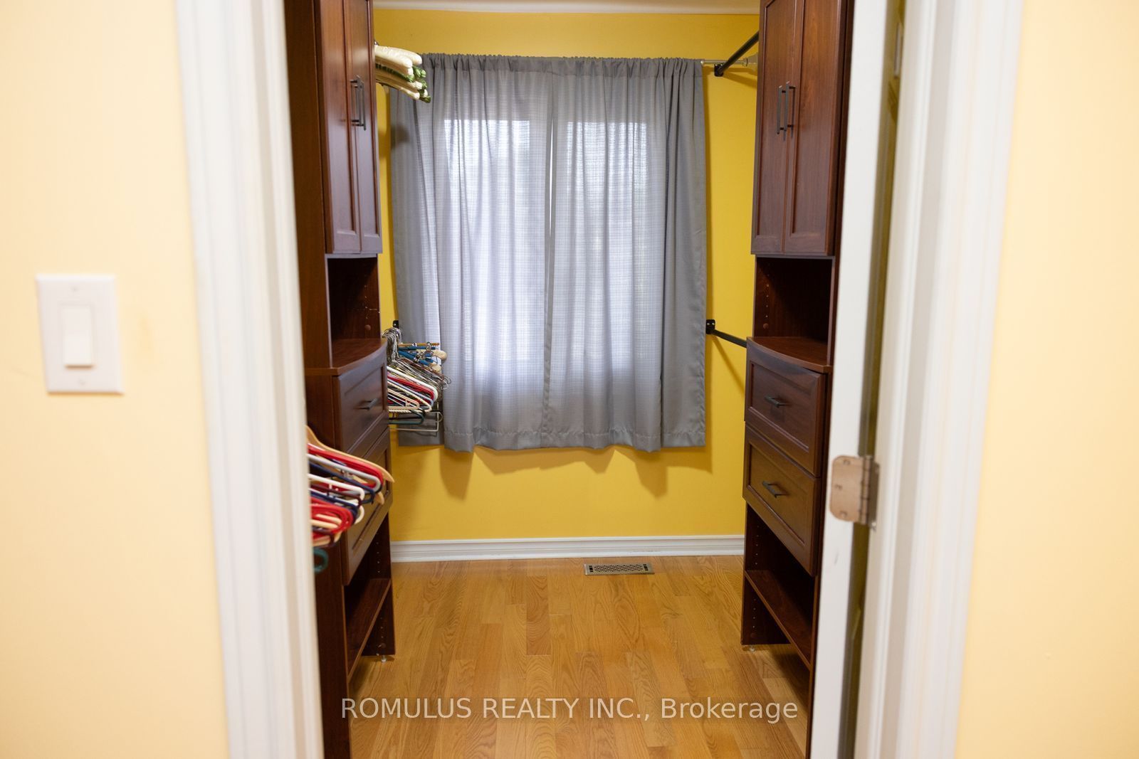 280 King Andrew Drive Property Photo 18
