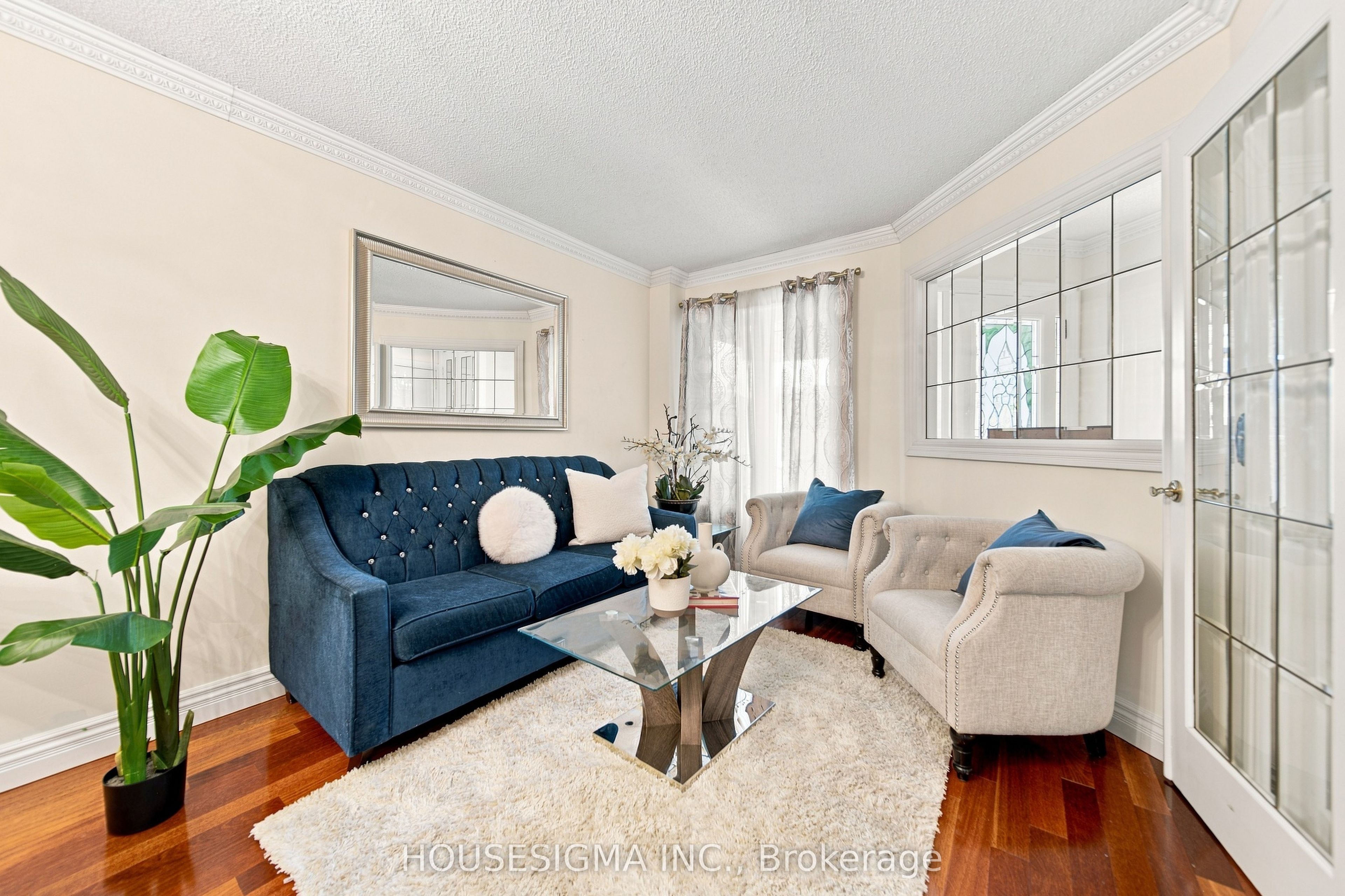 902 Applecroft Circle Property Photo 8