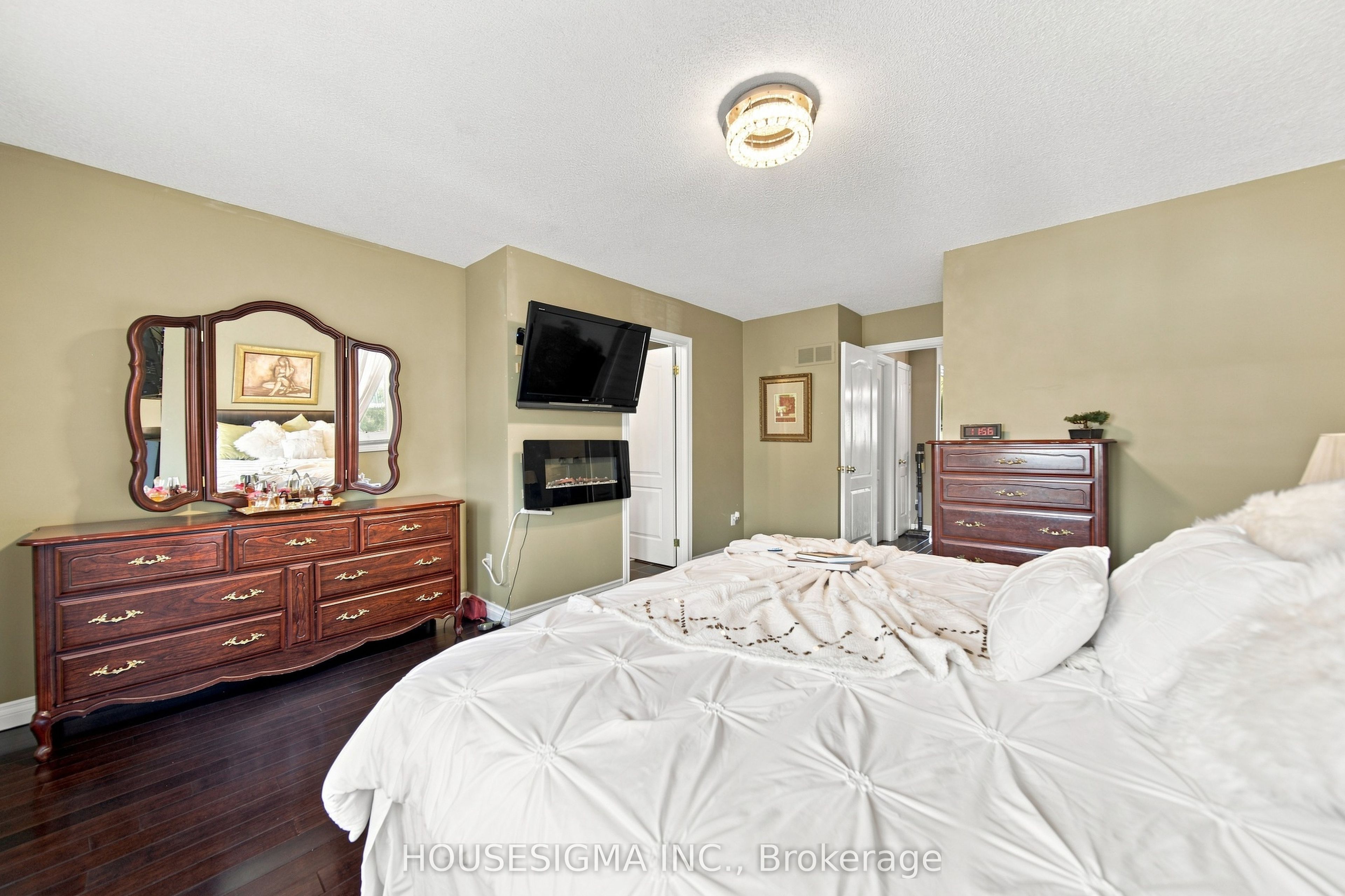 902 Applecroft Circle Property Photo 24