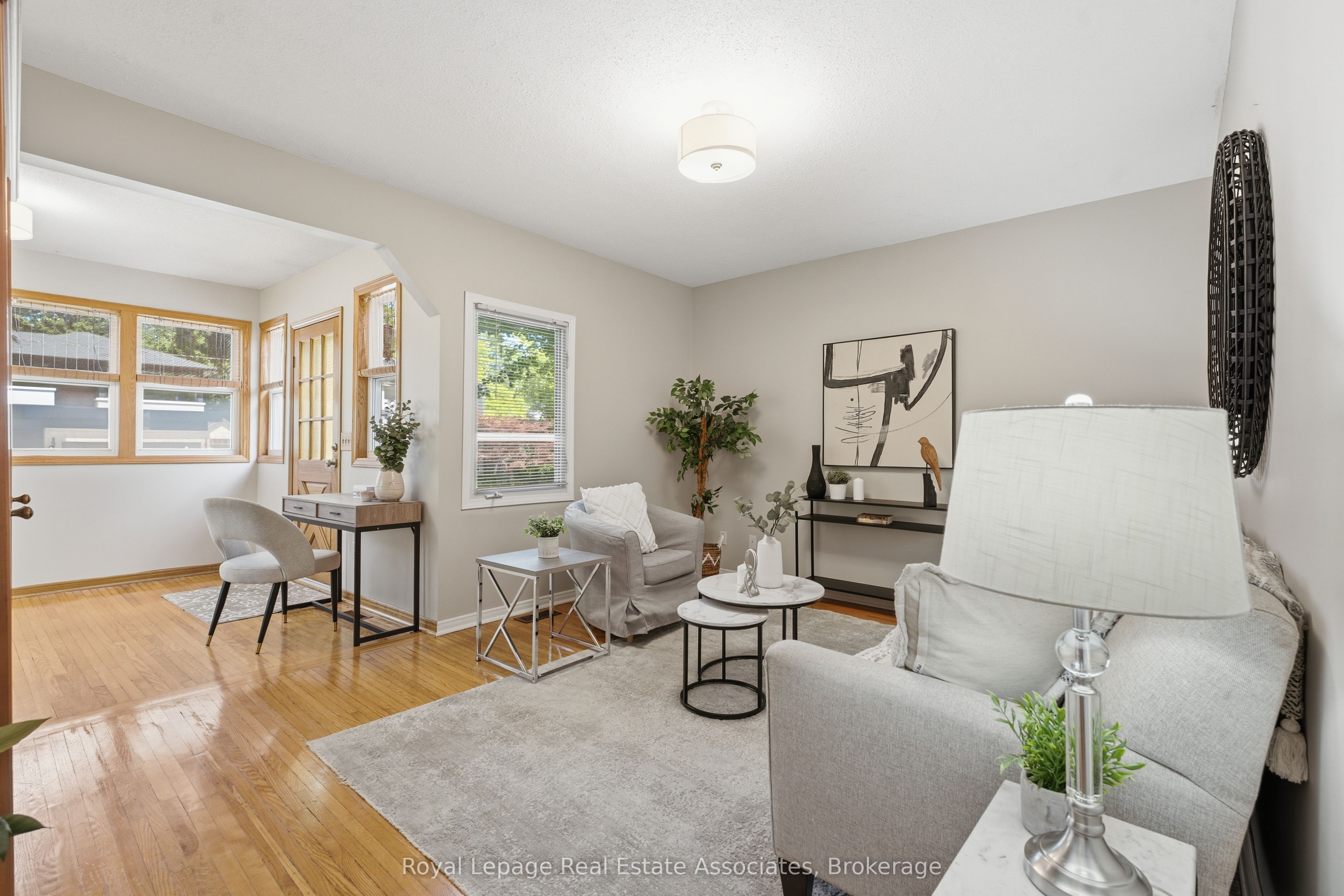 64 Eaglewood Boulevard Property Photo 8