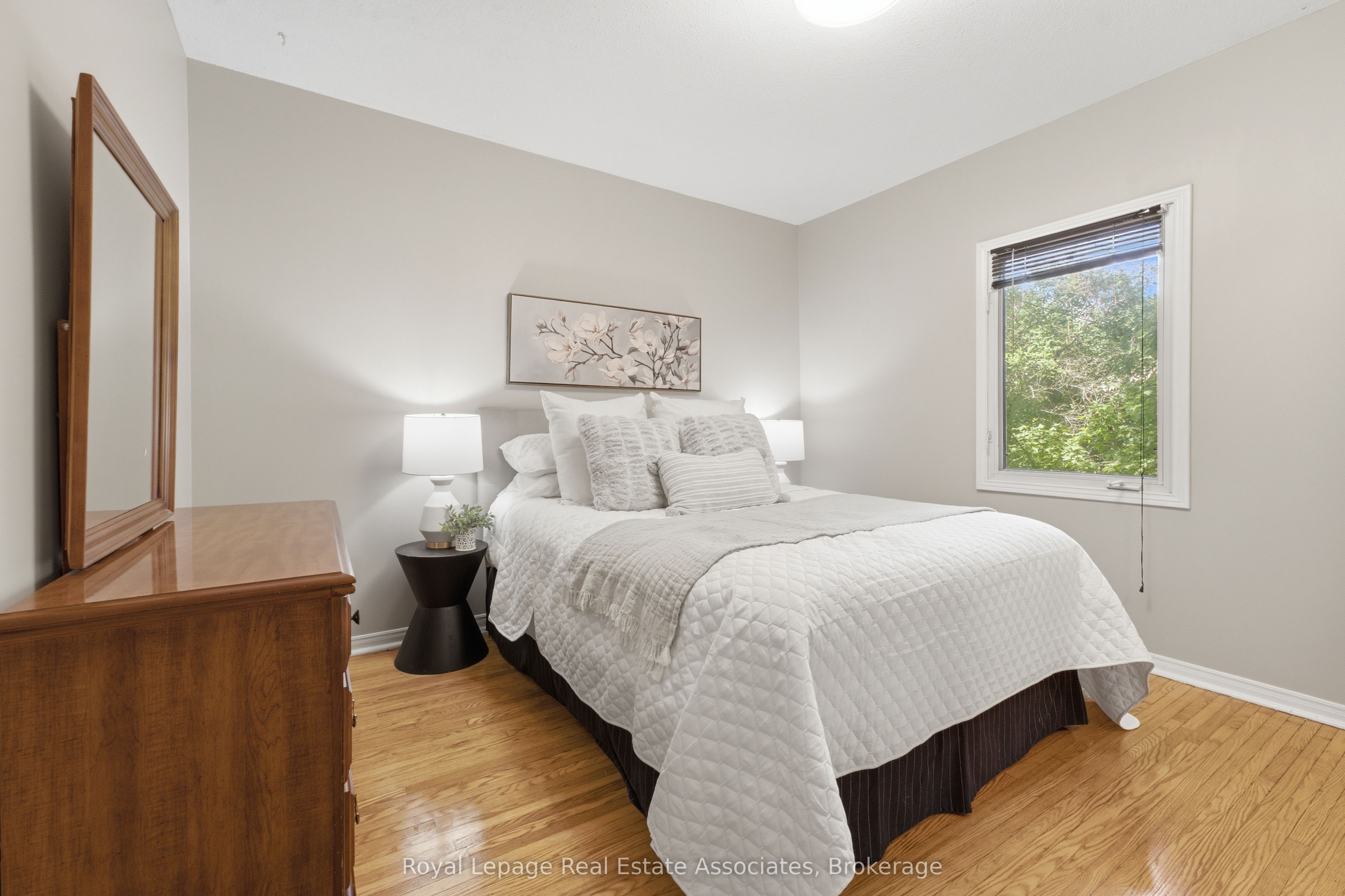 64 Eaglewood Boulevard Property Photo 10