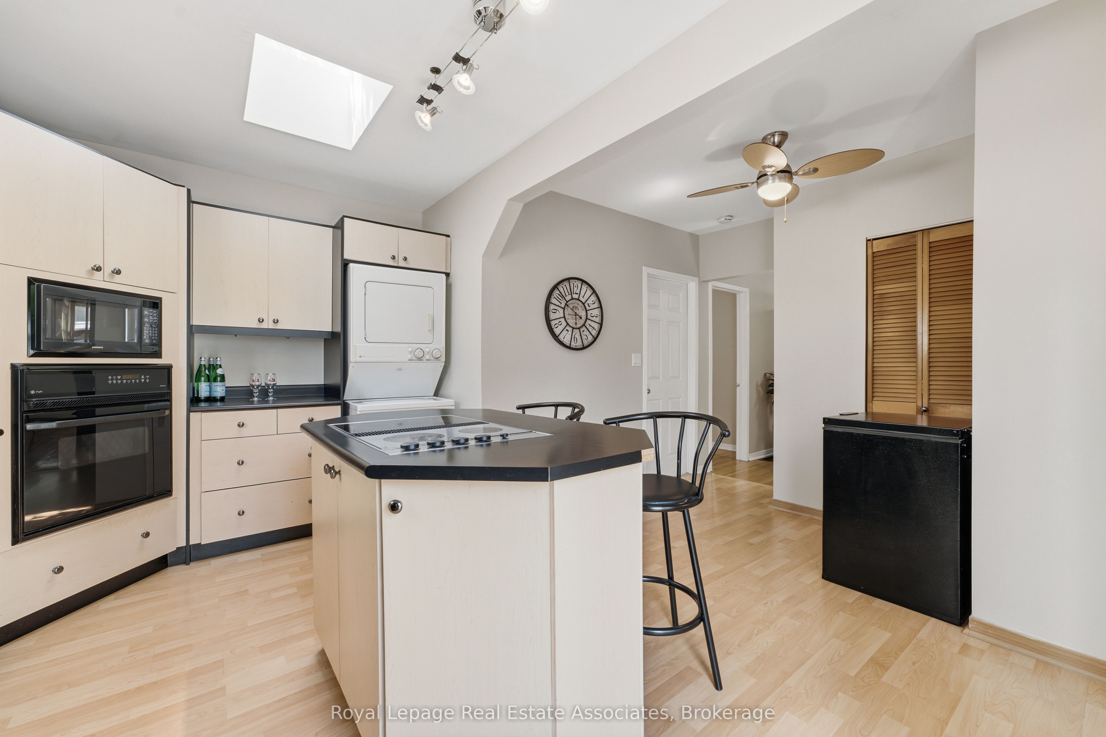 64 Eaglewood Boulevard Property Photo 15
