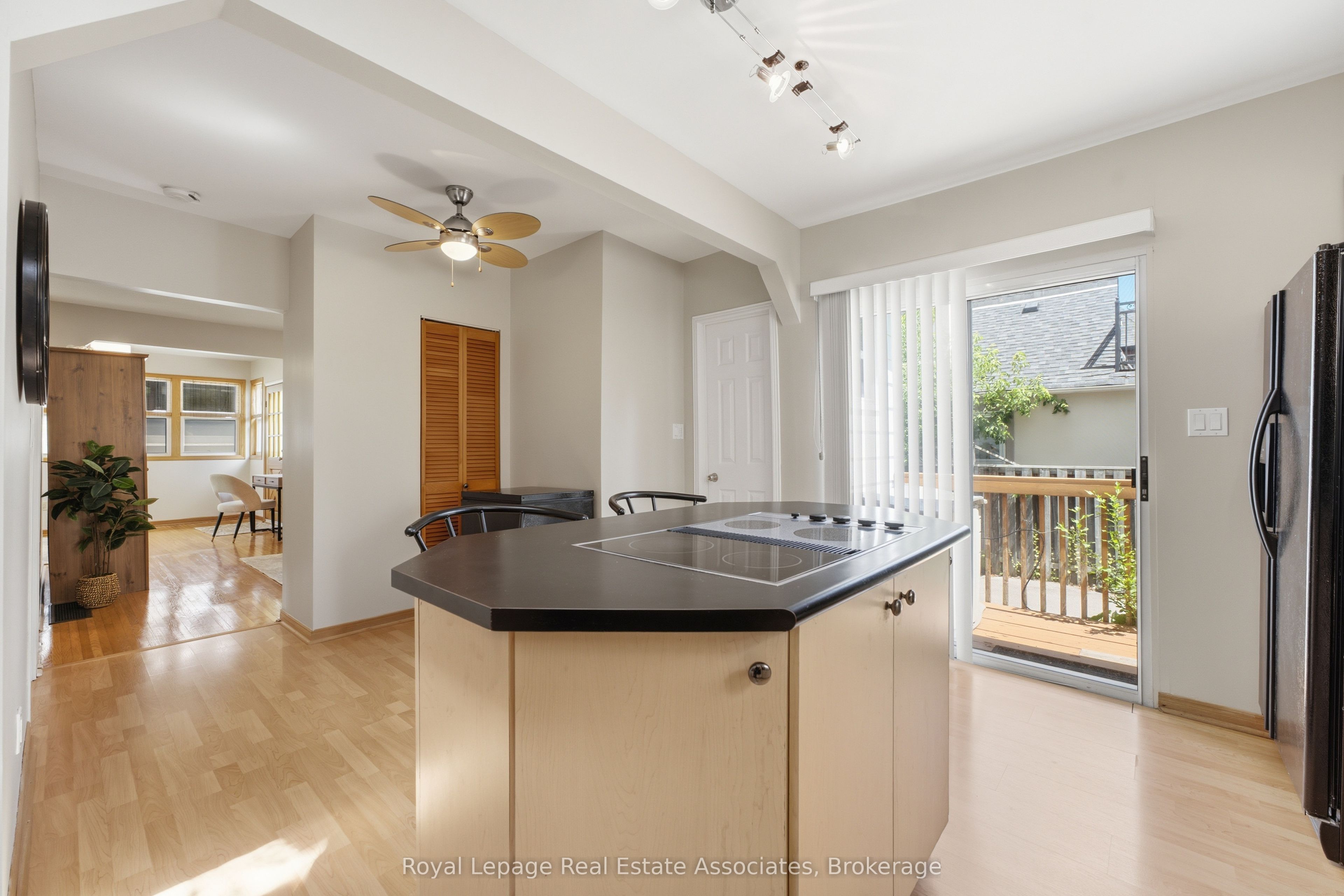 64 Eaglewood Boulevard Property Photo 17