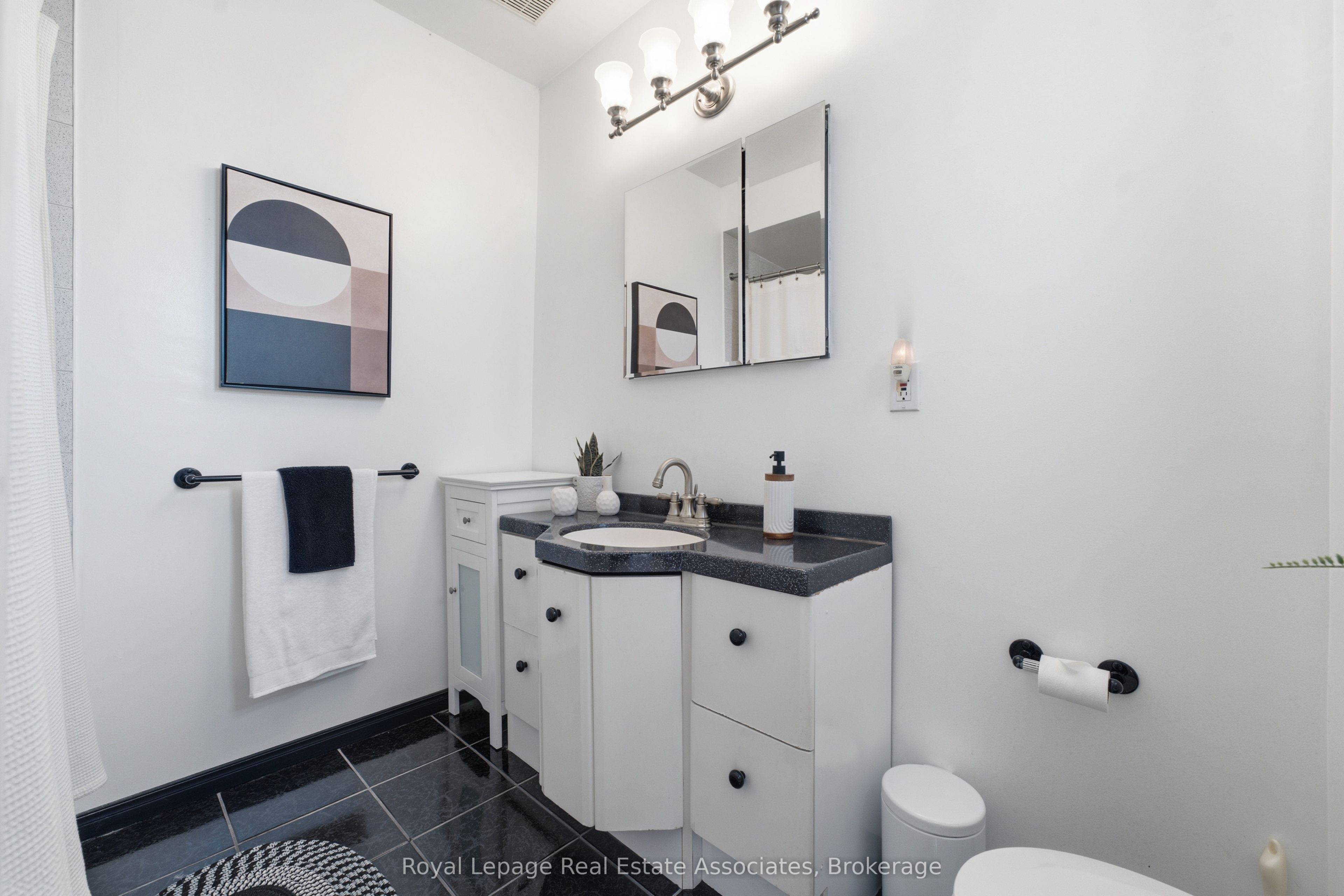 64 Eaglewood Boulevard Property Photo 18