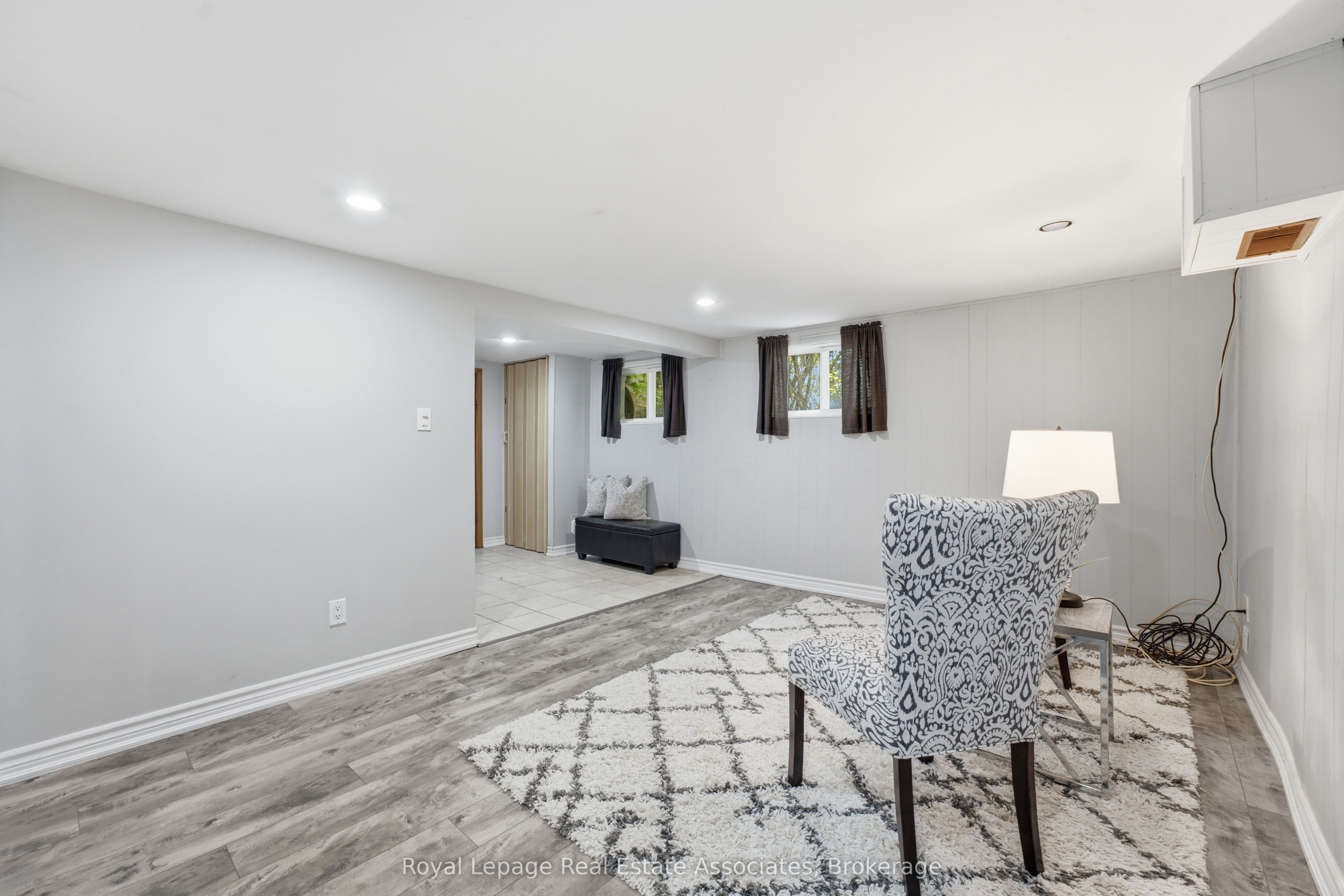 64 Eaglewood Boulevard Property Photo 25
