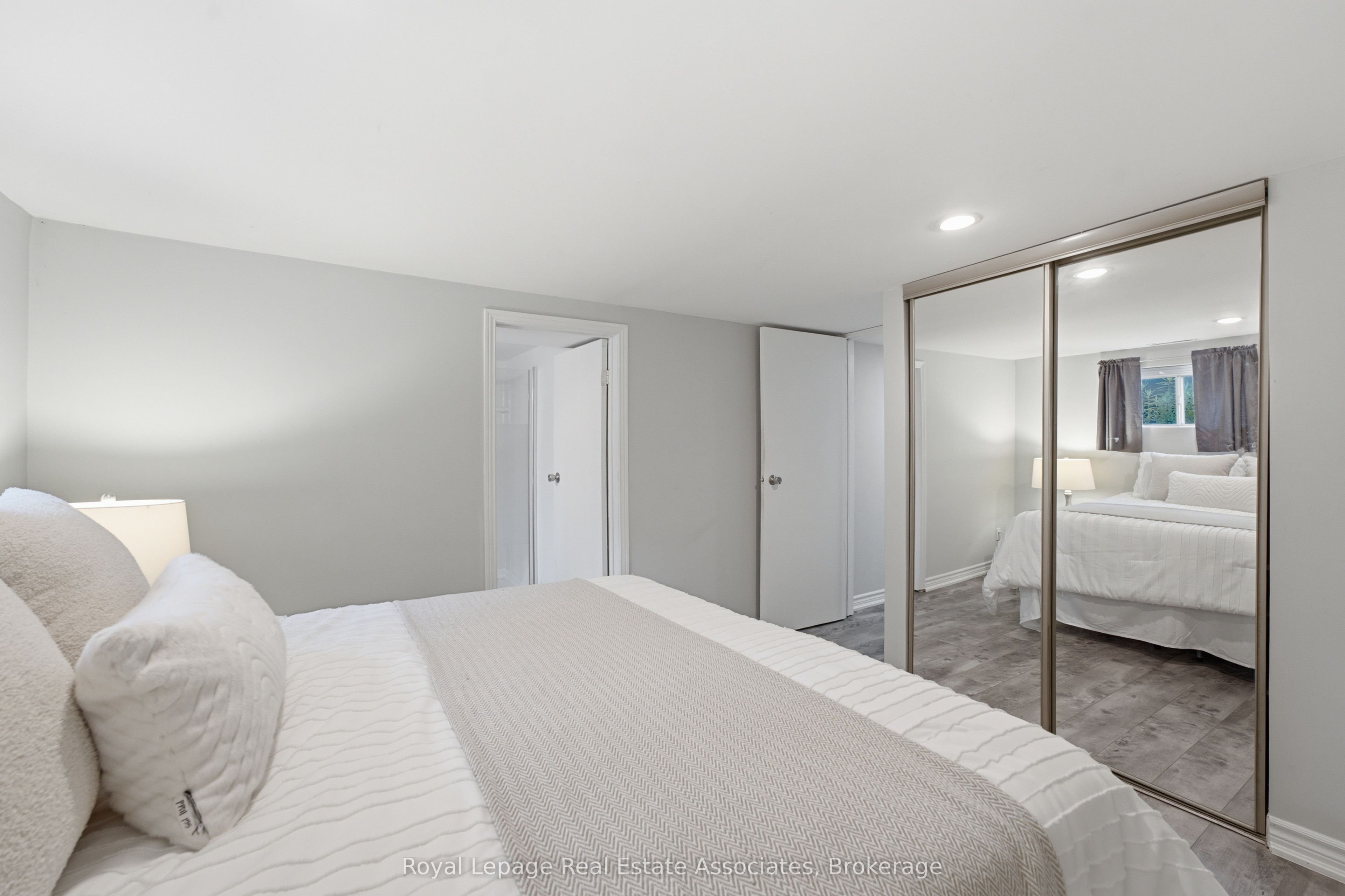 64 Eaglewood Boulevard Property Photo 27