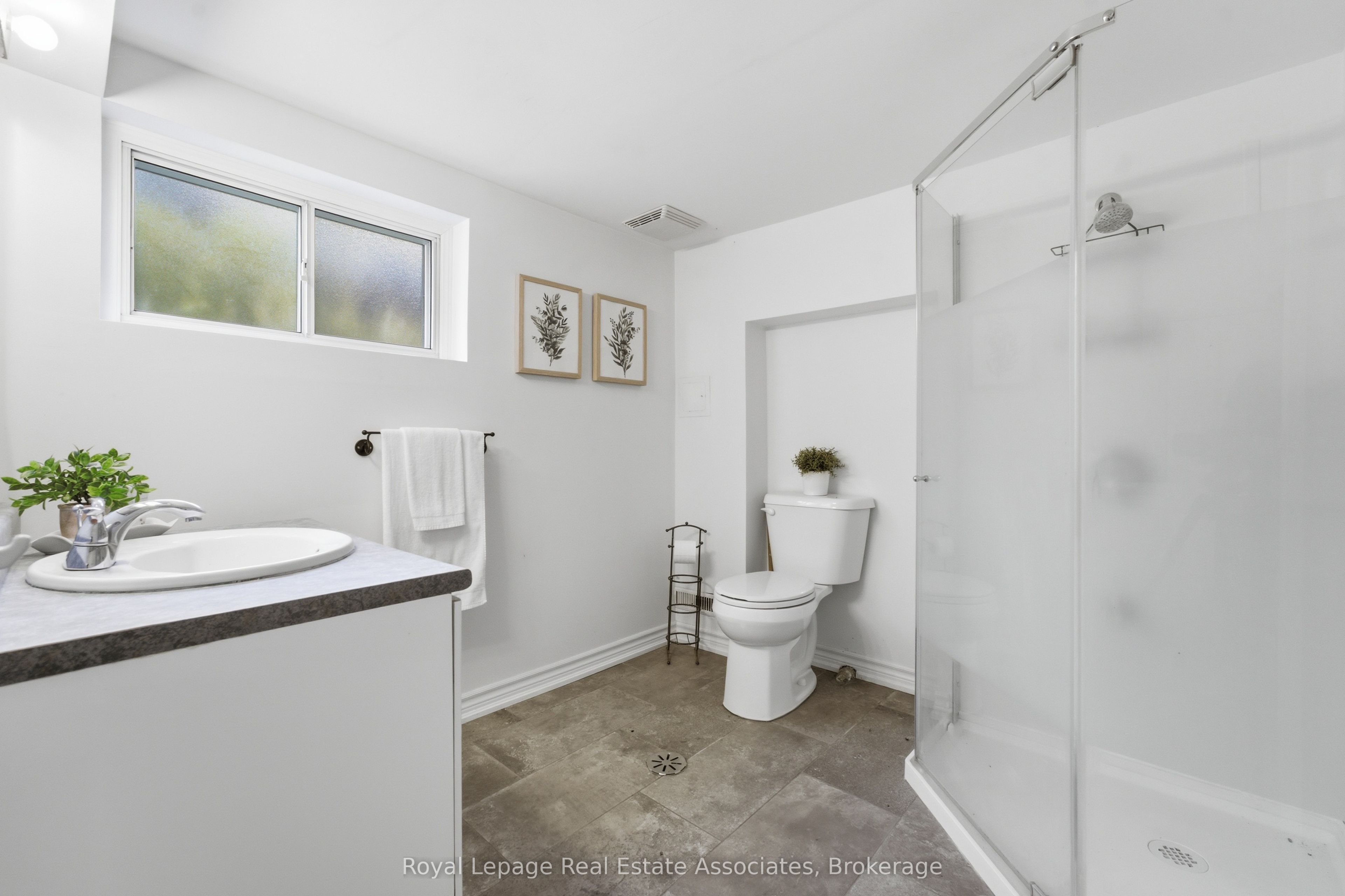 64 Eaglewood Boulevard Property Photo 28