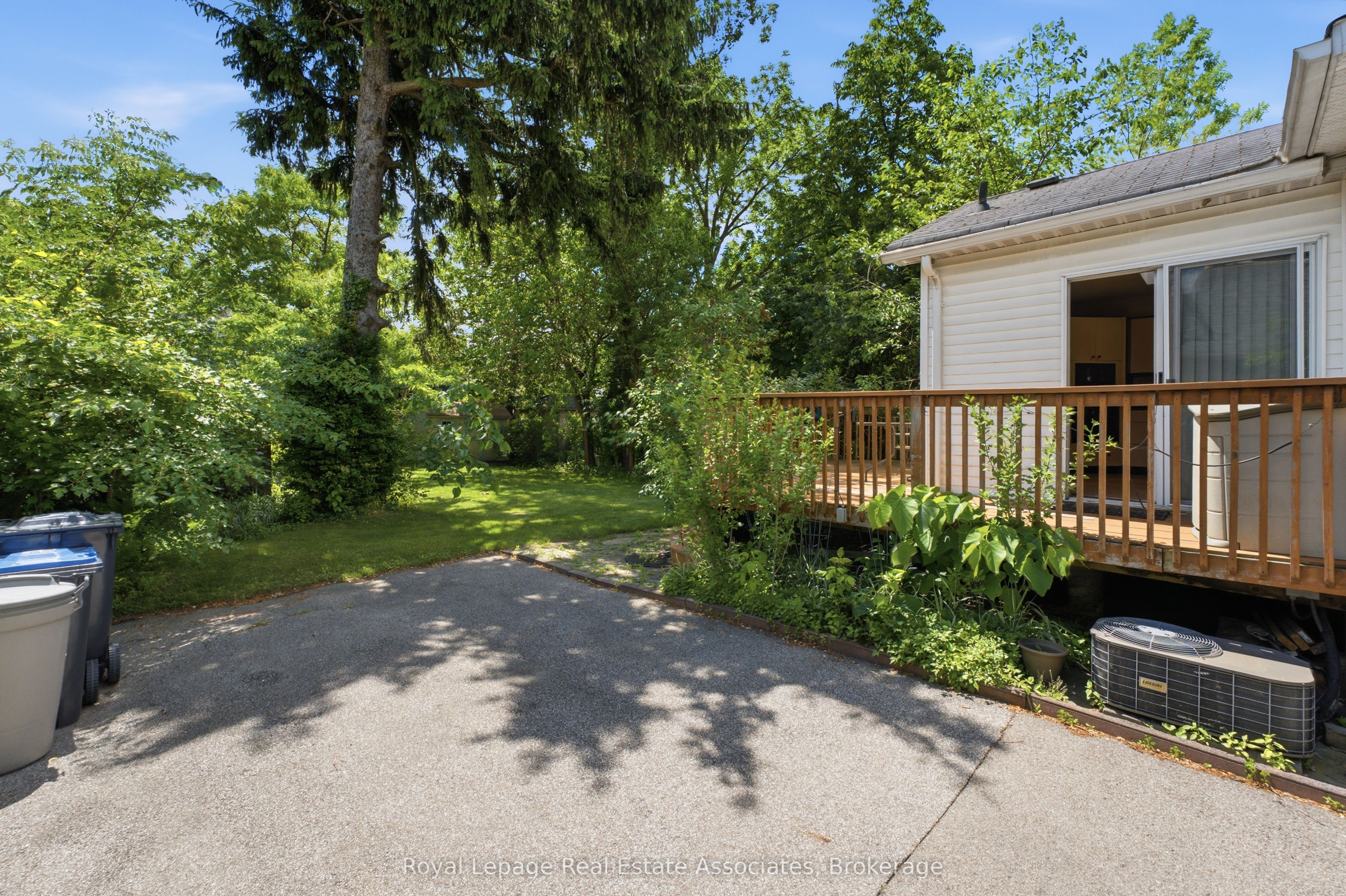 64 Eaglewood Boulevard Property Photo 32