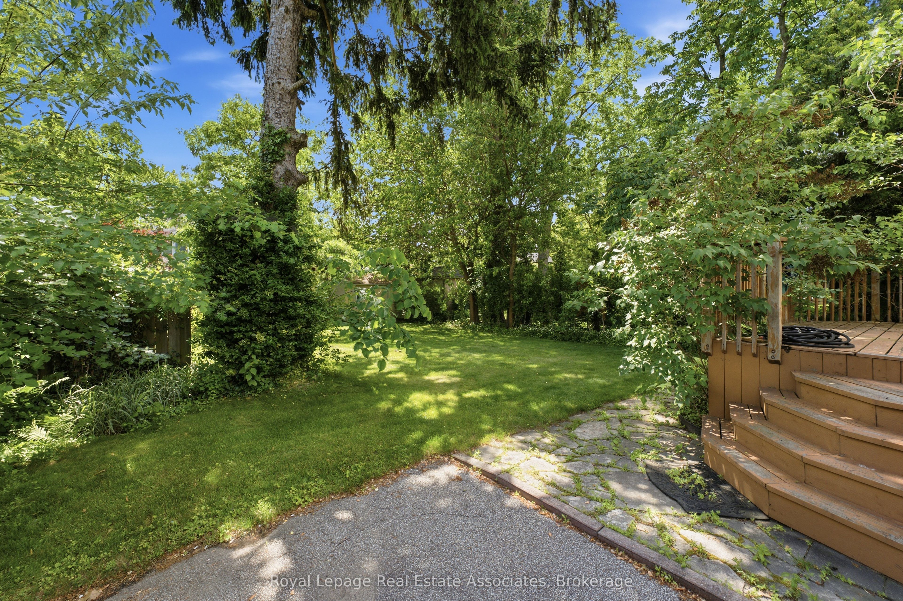 64 Eaglewood Boulevard Property Photo 33