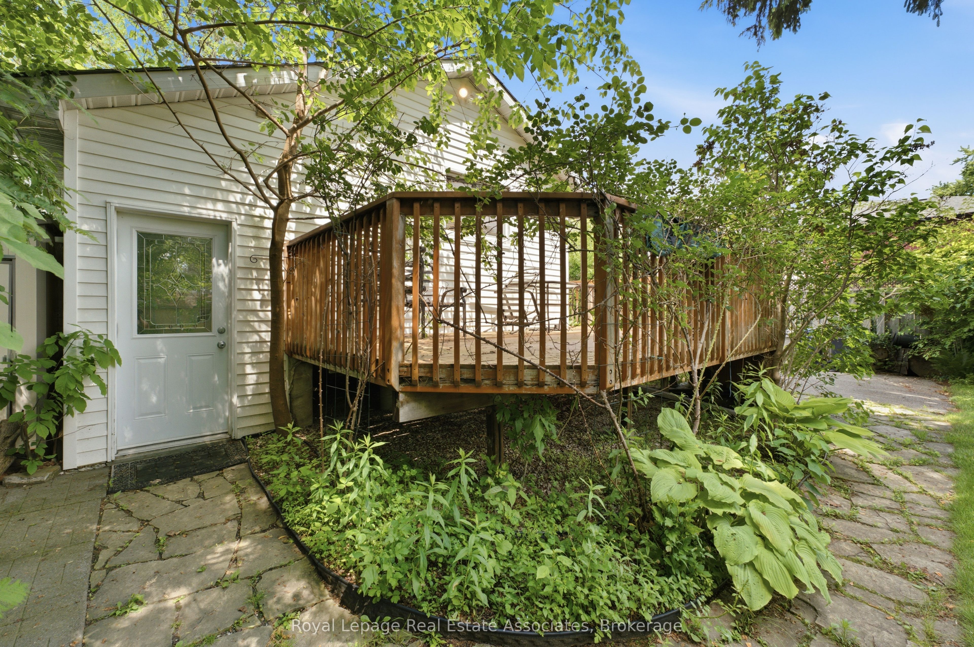64 Eaglewood Boulevard Property Photo 35