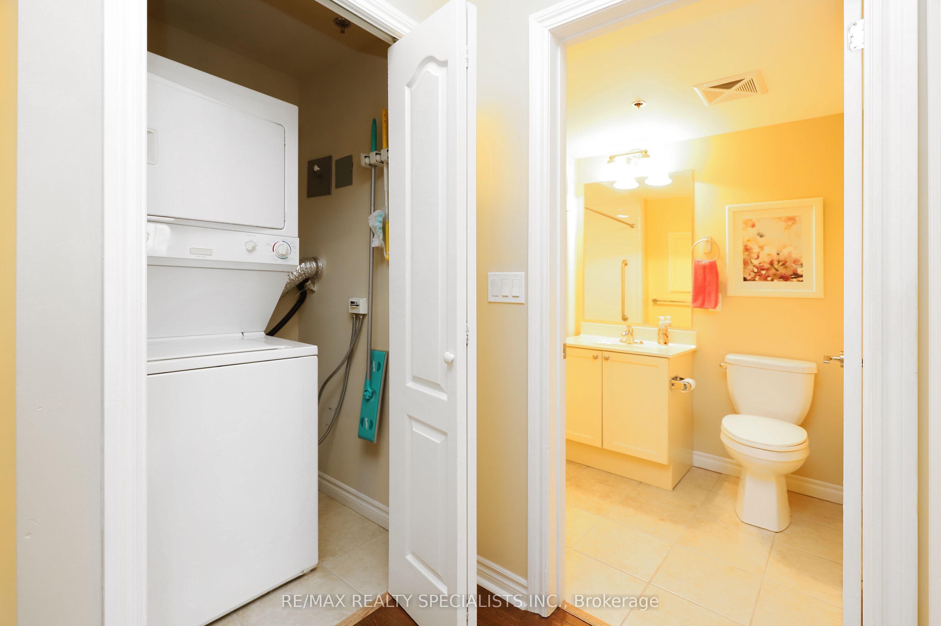 810 Scollard Court 809 Property Photo 21
