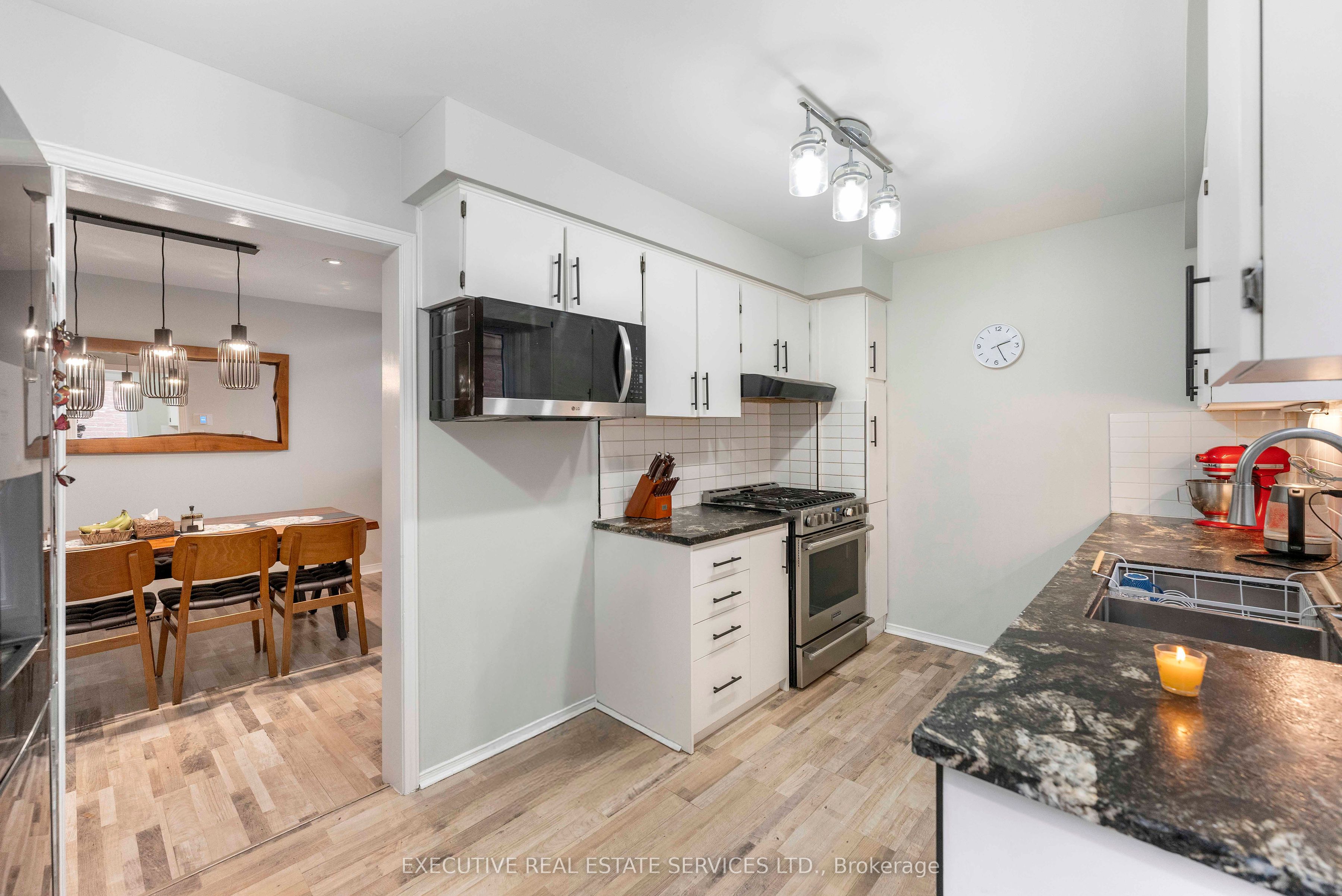 21 Garden Avenue Property Photo 6