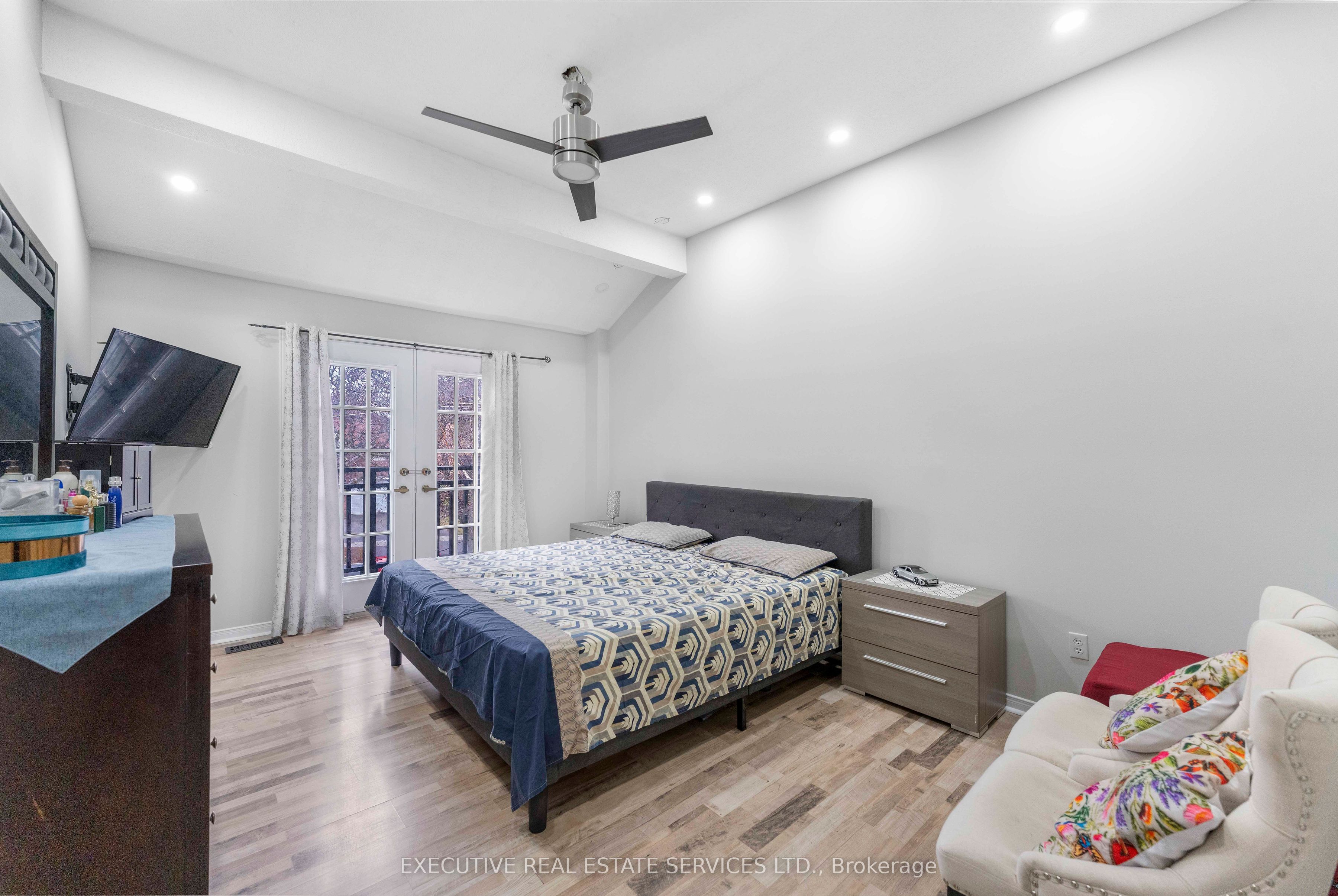 21 Garden Avenue Property Photo 19