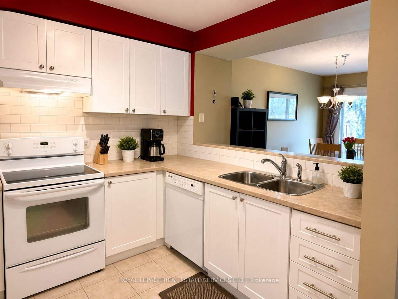 2920 Headon Forest Drive 35 Property Photo 4