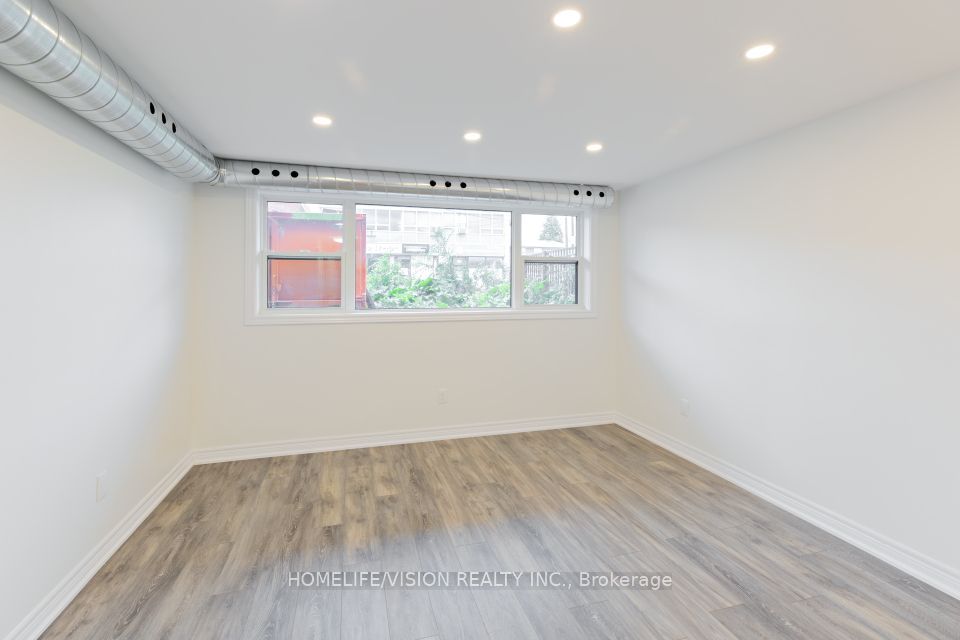 391 Royal York Road Property Photo 5