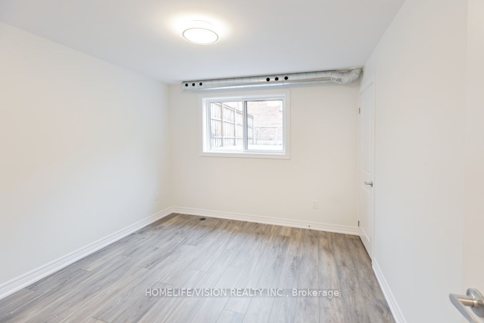 391 Royal York Road Property Photo 6